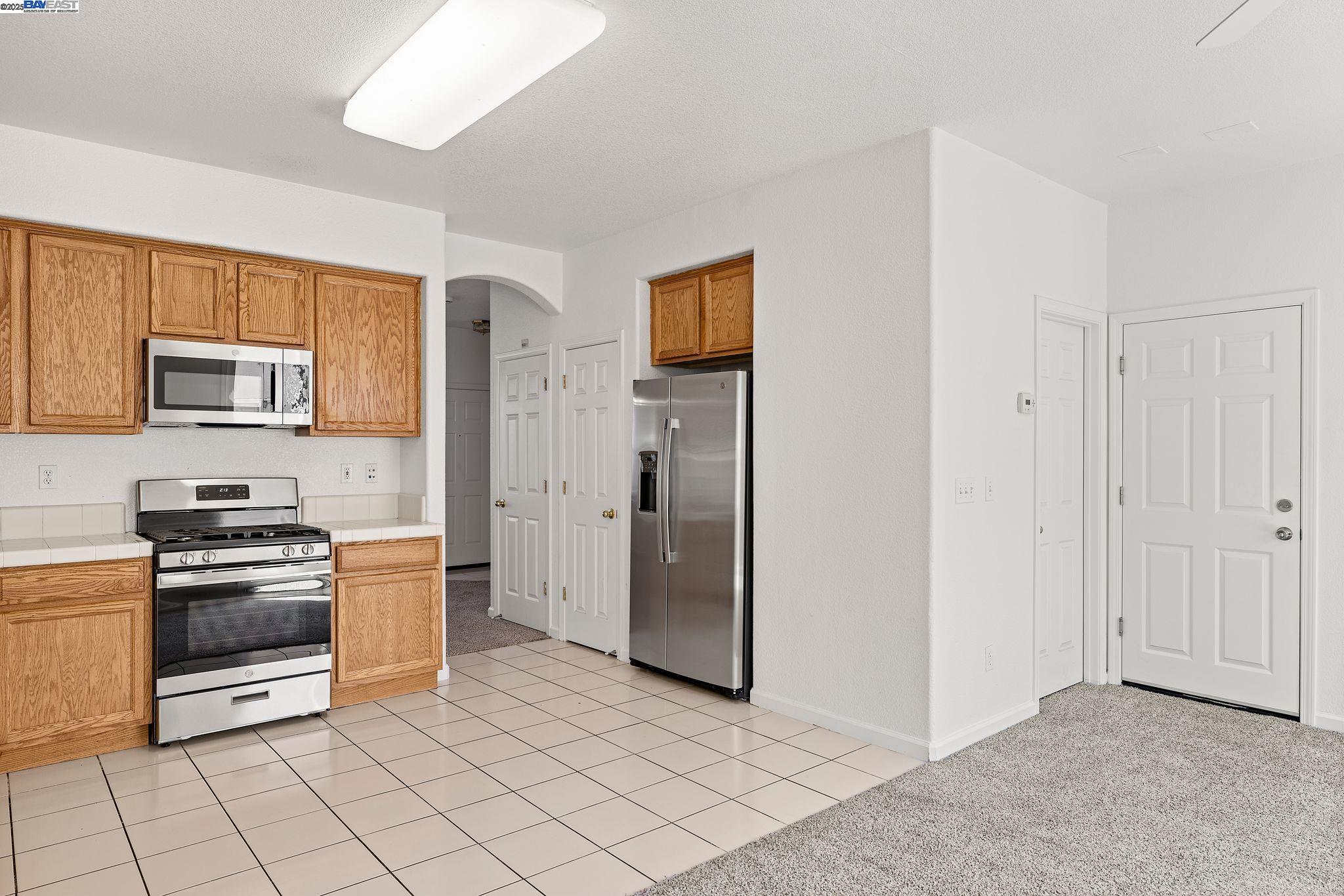Detail Gallery Image 10 of 28 For 1522 Cat Tail Dr, Stockton,  CA 95204 - 4 Beds | 2/1 Baths