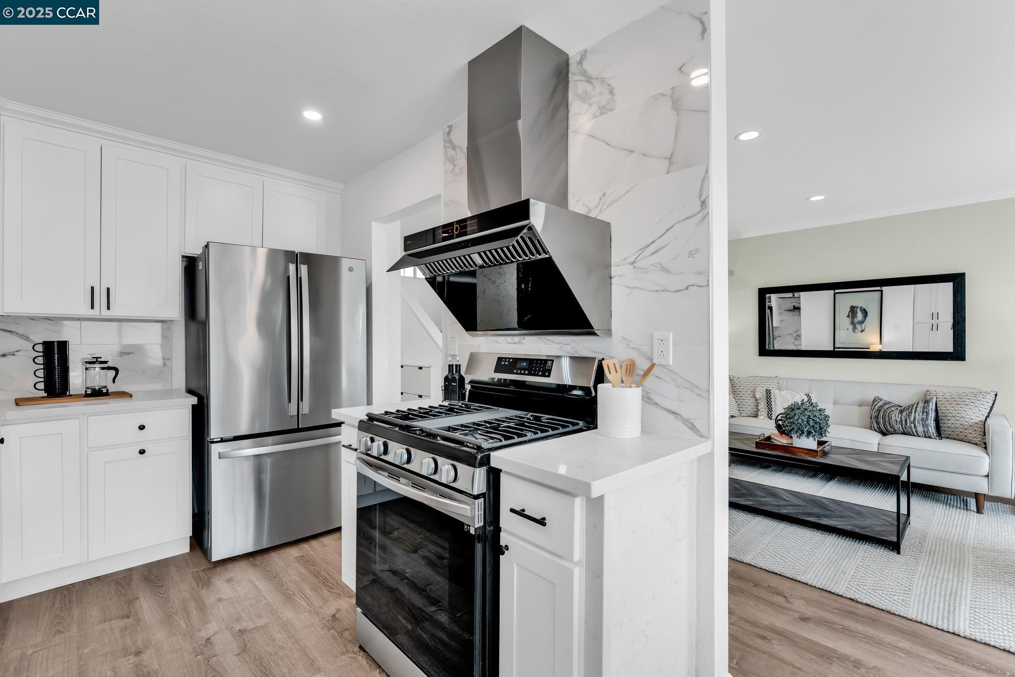 Detail Gallery Image 12 of 56 For 392 Bayview Circle, San Francisco,  CA 94124 - 2 Beds | 2 Baths