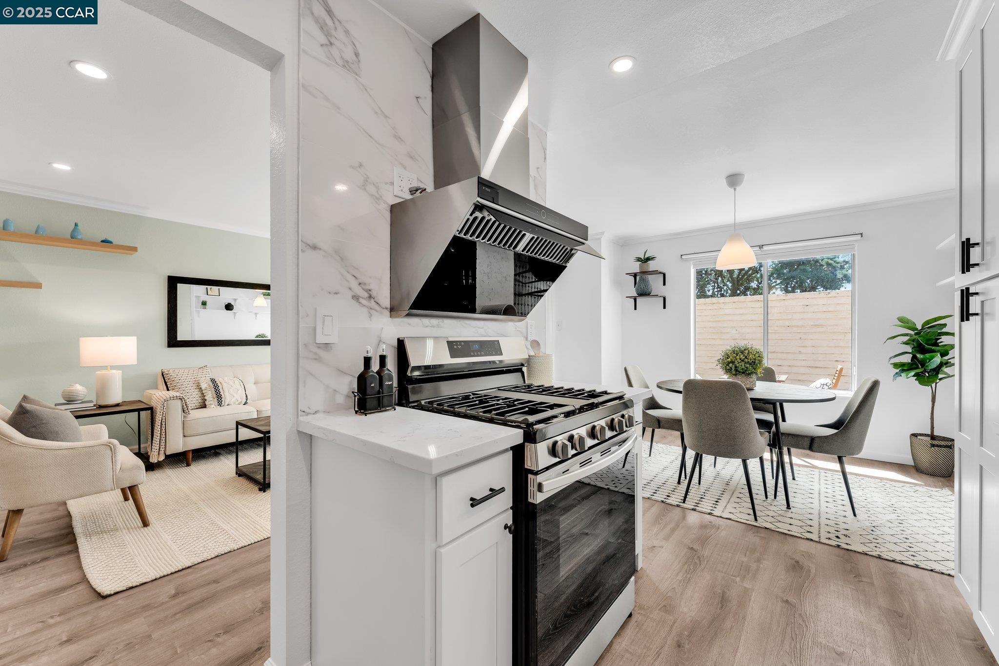 Detail Gallery Image 15 of 56 For 392 Bayview Circle, San Francisco,  CA 94124 - 2 Beds | 2 Baths