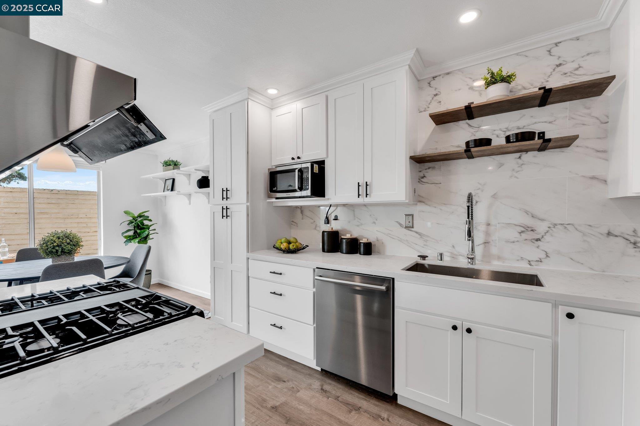 Detail Gallery Image 16 of 56 For 392 Bayview Circle, San Francisco,  CA 94124 - 2 Beds | 2 Baths