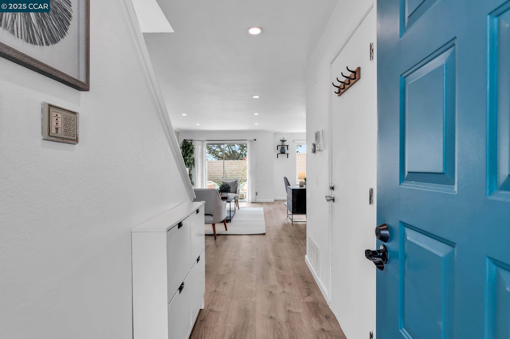 Detail Gallery Image 4 of 56 For 392 Bayview Circle, San Francisco,  CA 94124 - 2 Beds | 2 Baths