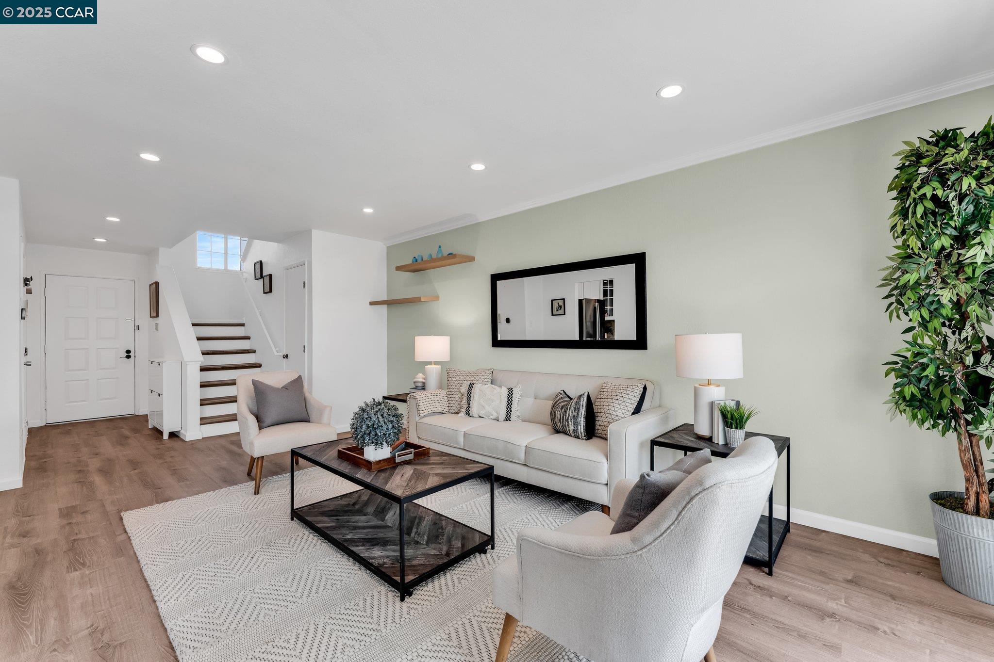Detail Gallery Image 6 of 56 For 392 Bayview Circle, San Francisco,  CA 94124 - 2 Beds | 2 Baths