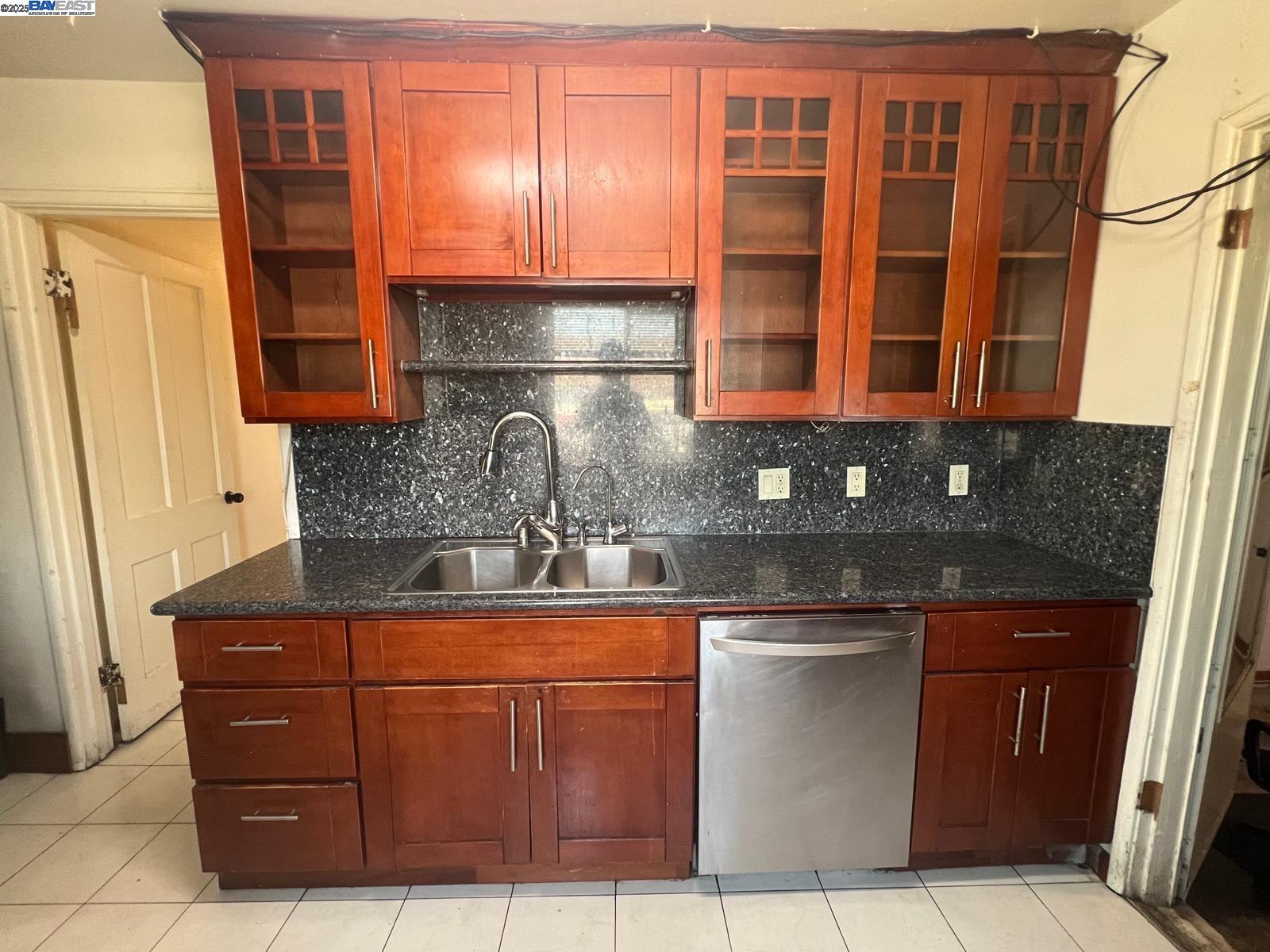 9709 Coral Rd, Oakland, California 94603, 3 Bedrooms Bedrooms, 5 Rooms Rooms,1 BathroomBathrooms,Residential,For Sale,9709 Coral Rd,41095740