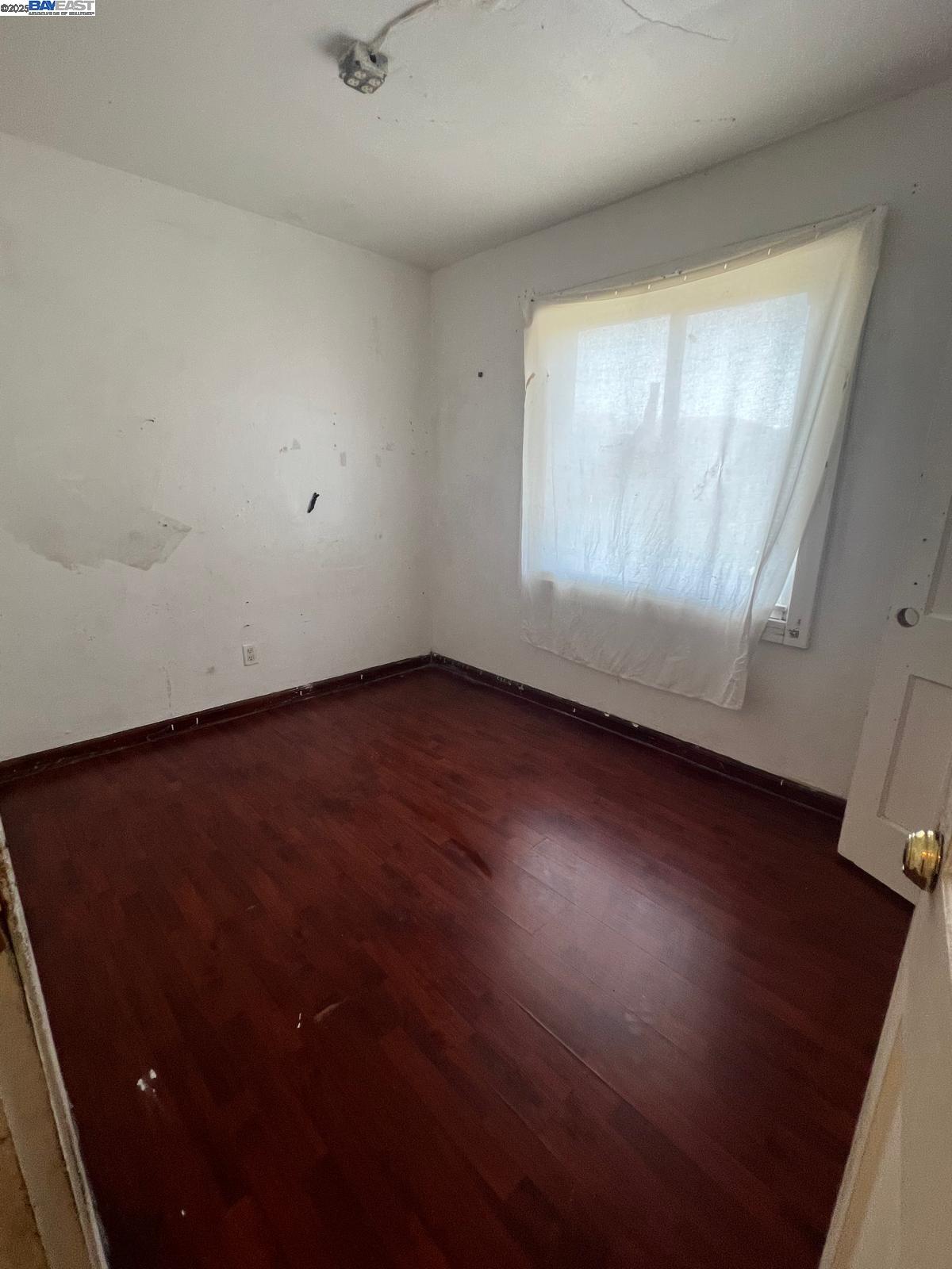 9709 Coral Rd, Oakland, California 94603, 3 Bedrooms Bedrooms, 5 Rooms Rooms,1 BathroomBathrooms,Residential,For Sale,9709 Coral Rd,41095740