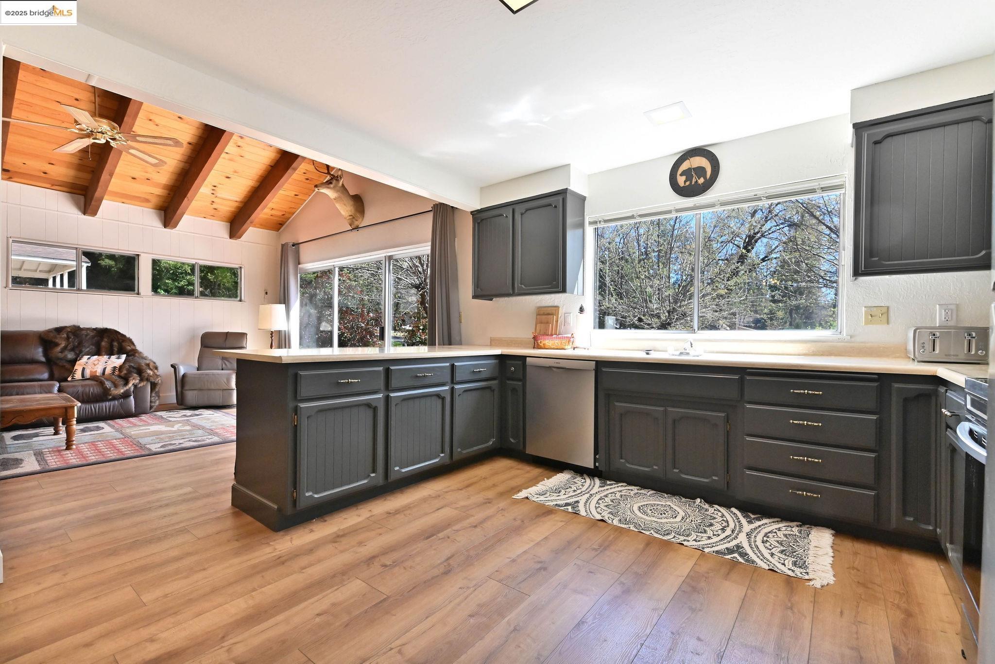 Detail Gallery Image 2 of 58 For 18686 Motherlode Dr, Twain Harte,  CA 95383 - 3 Beds | 2 Baths