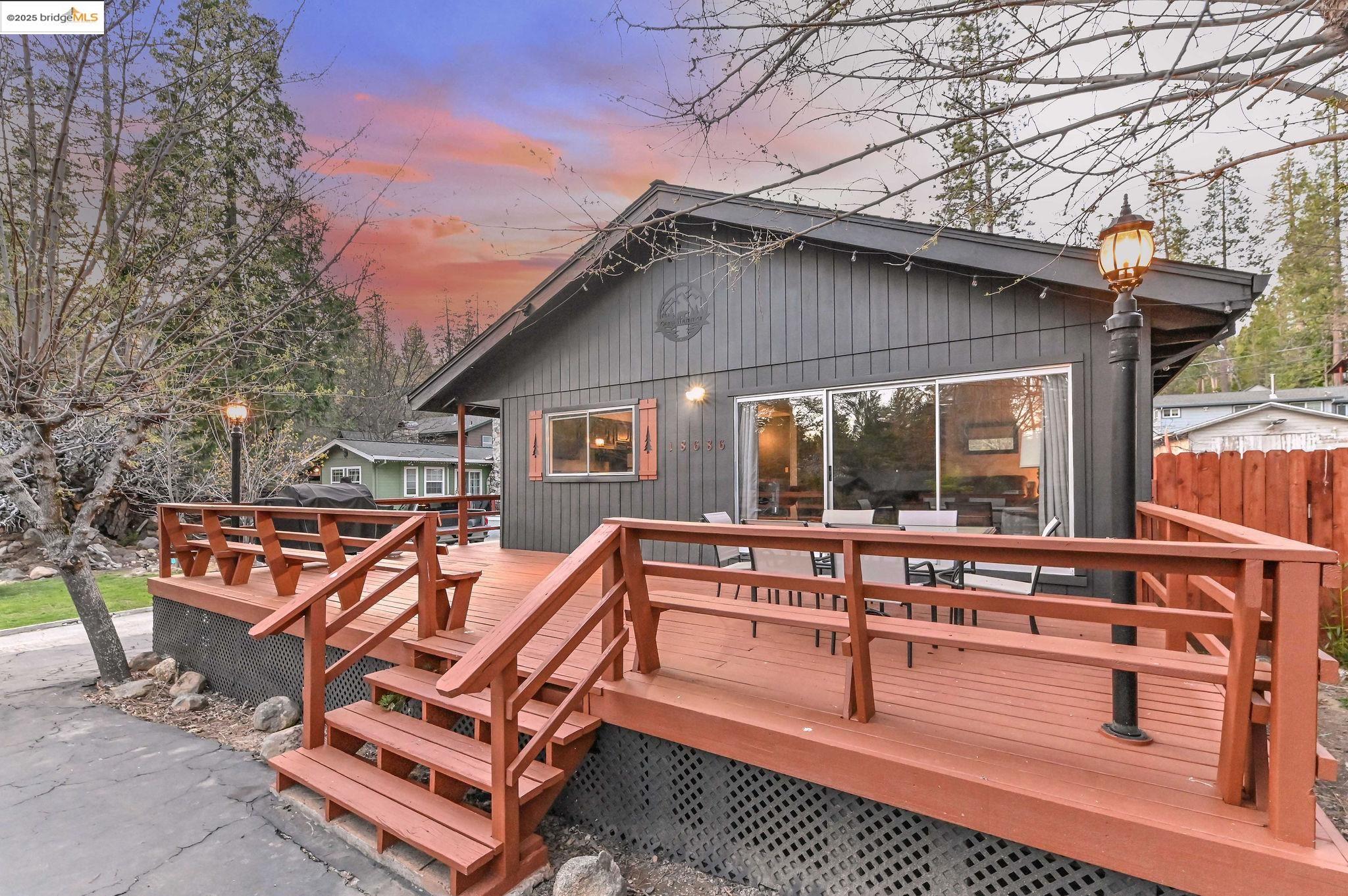 Detail Gallery Image 3 of 58 For 18686 Motherlode Dr, Twain Harte,  CA 95383 - 3 Beds | 2 Baths
