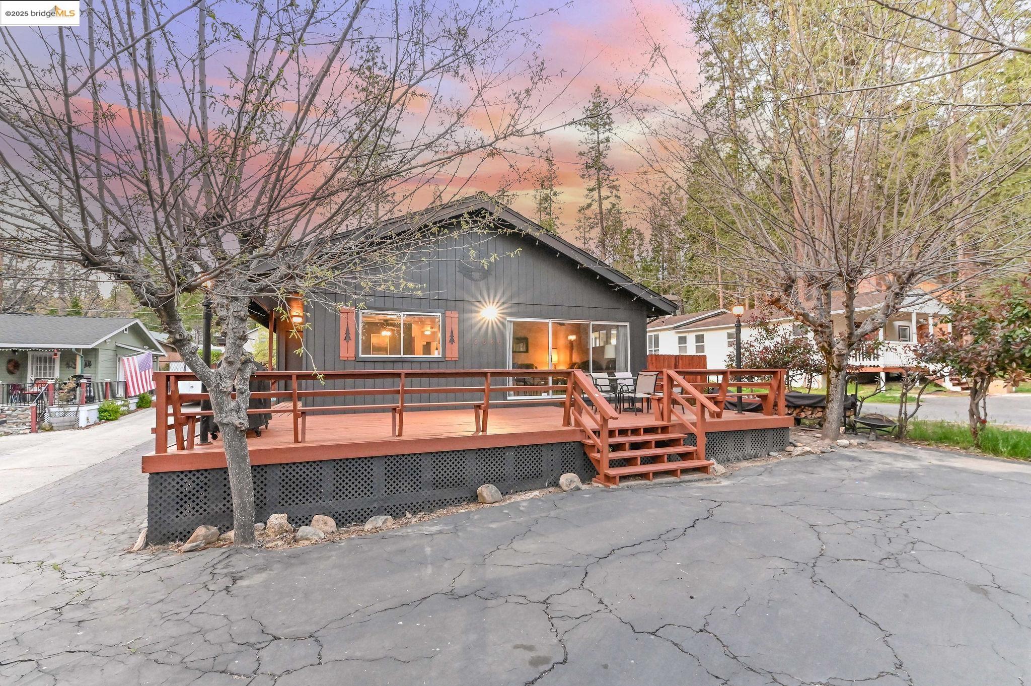 Detail Gallery Image 4 of 58 For 18686 Motherlode Dr, Twain Harte,  CA 95383 - 3 Beds | 2 Baths