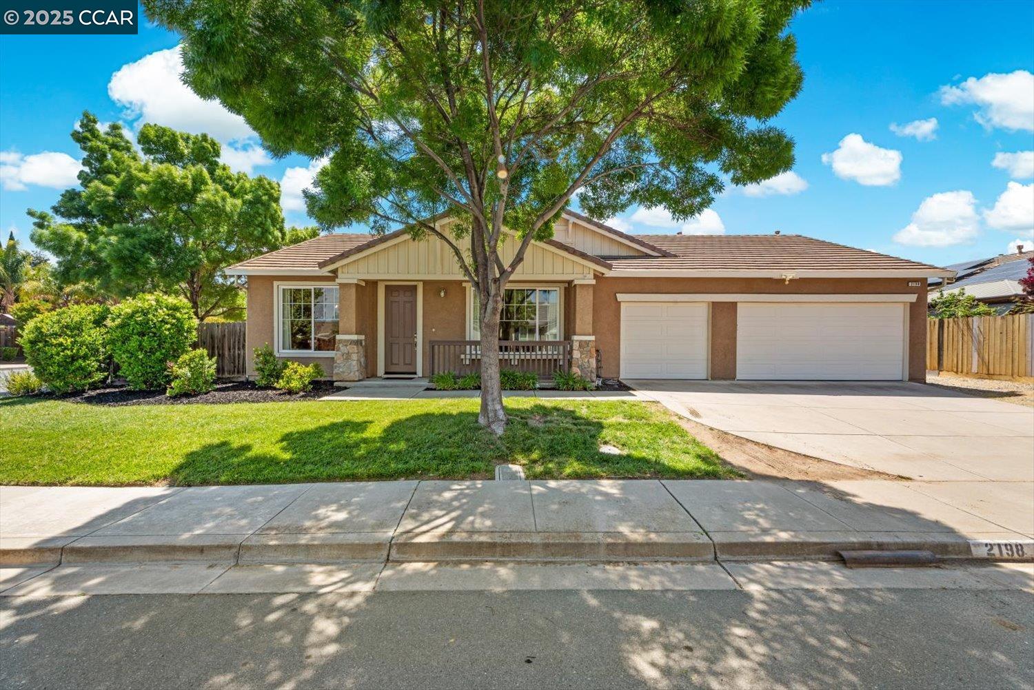 Detail Gallery Image 1 of 1 For 2198 Glen Canyon Dr, Pittsburg,  CA 94565 - 4 Beds | 2 Baths