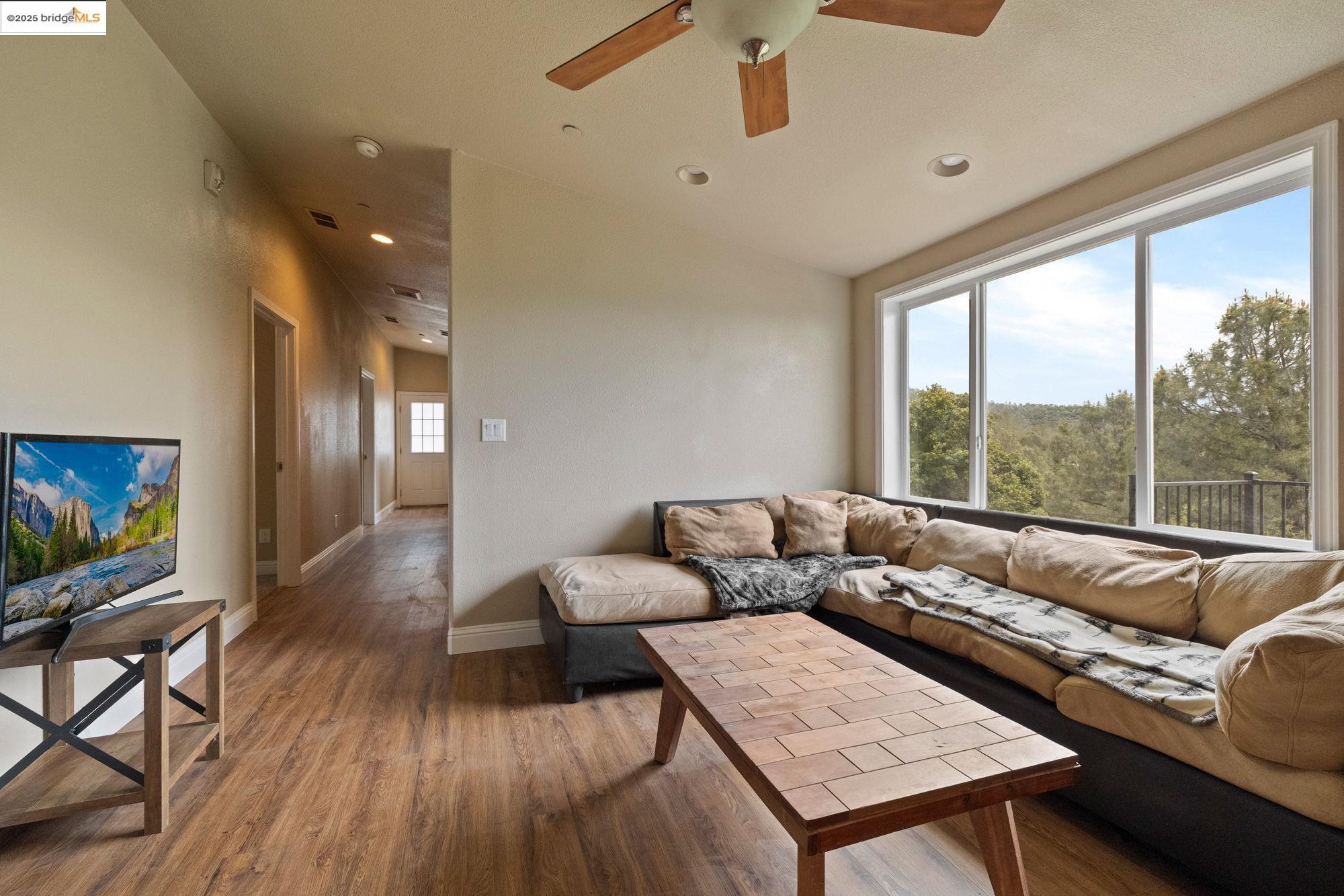 Detail Gallery Image 16 of 28 For 14865 W Blue Bell Rd, Sonora,  CA 95370 - 5 Beds | 2 Baths