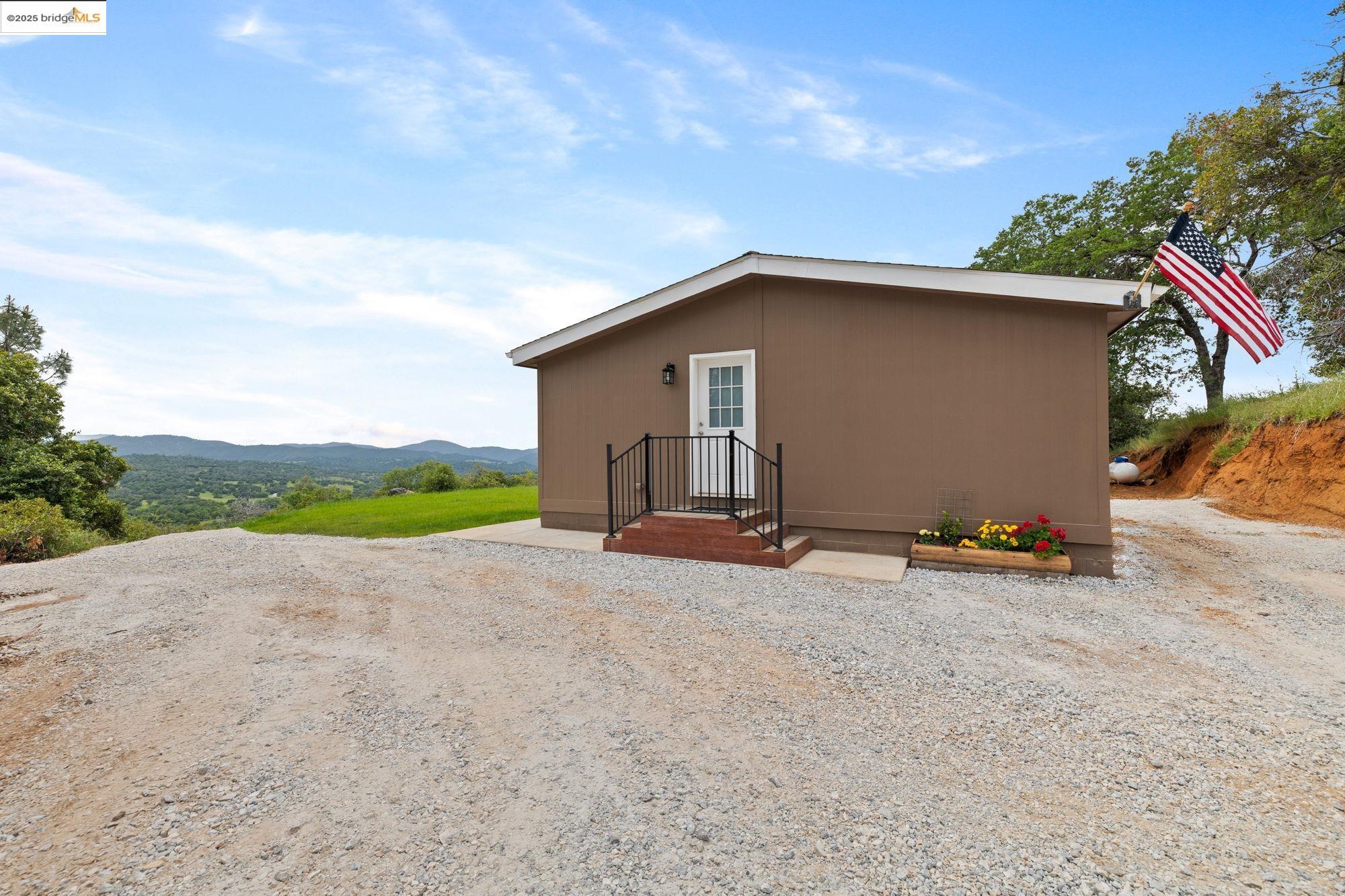 Detail Gallery Image 6 of 28 For 14865 W Blue Bell Rd, Sonora,  CA 95370 - 5 Beds | 2 Baths