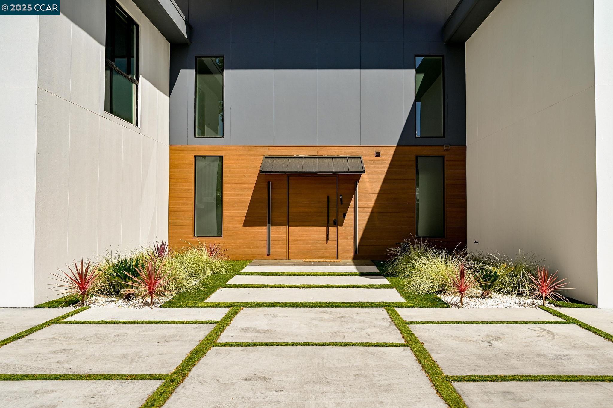 Detail Gallery Image 3 of 39 For Bridge Rd, Walnut Creek,  CA 94595 - 6 Beds | 6/1 Baths