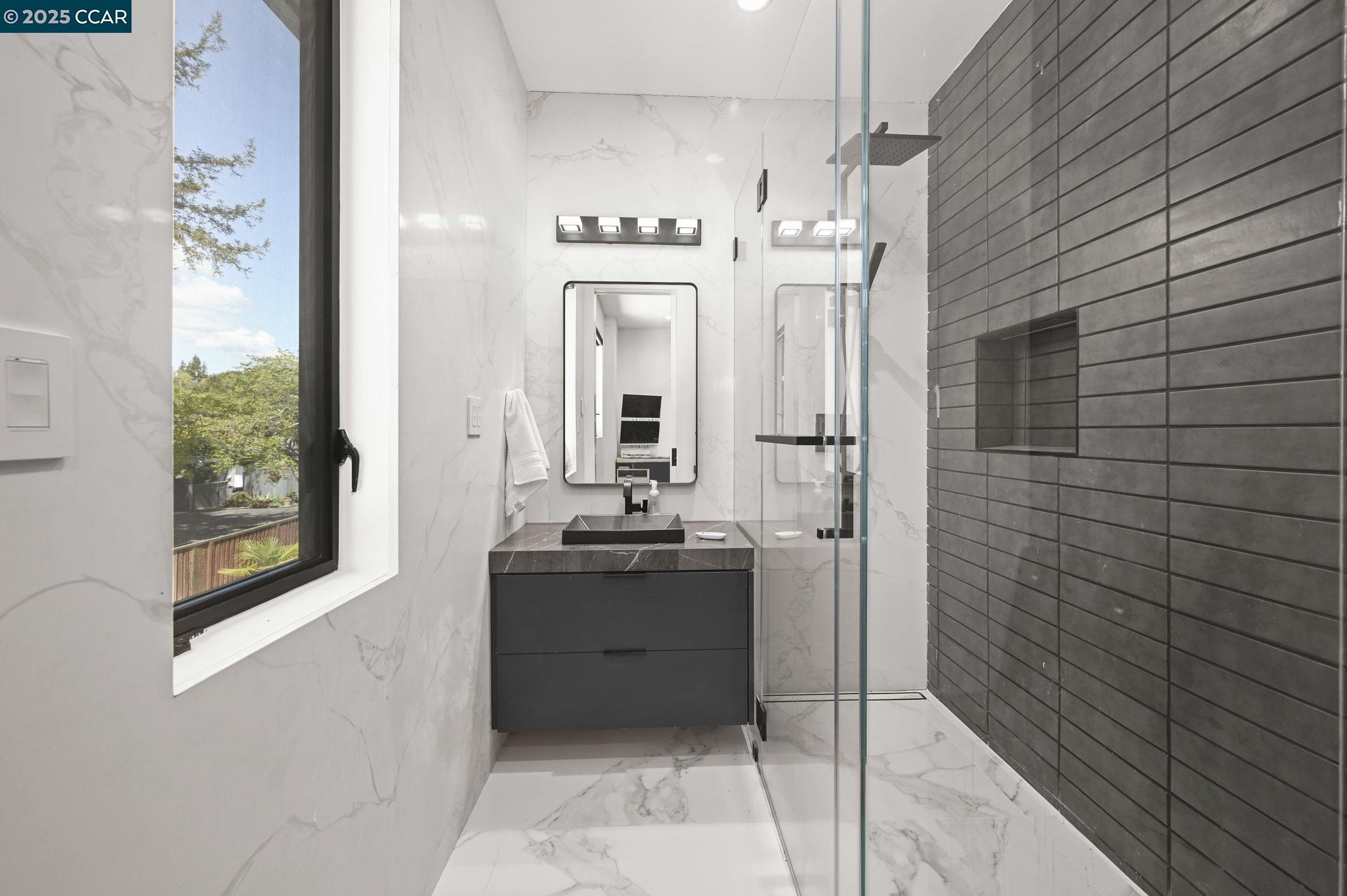 Detail Gallery Image 22 of 39 For Bridge Rd, Walnut Creek,  CA 94595 - 6 Beds | 6/1 Baths