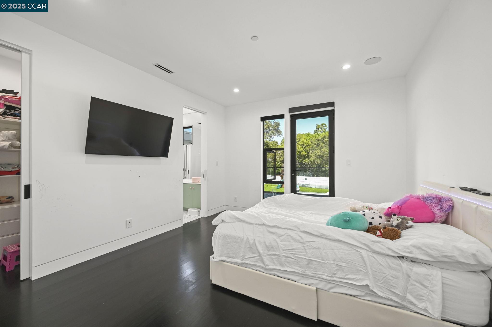Detail Gallery Image 25 of 39 For Bridge Rd, Walnut Creek,  CA 94595 - 6 Beds | 6/1 Baths