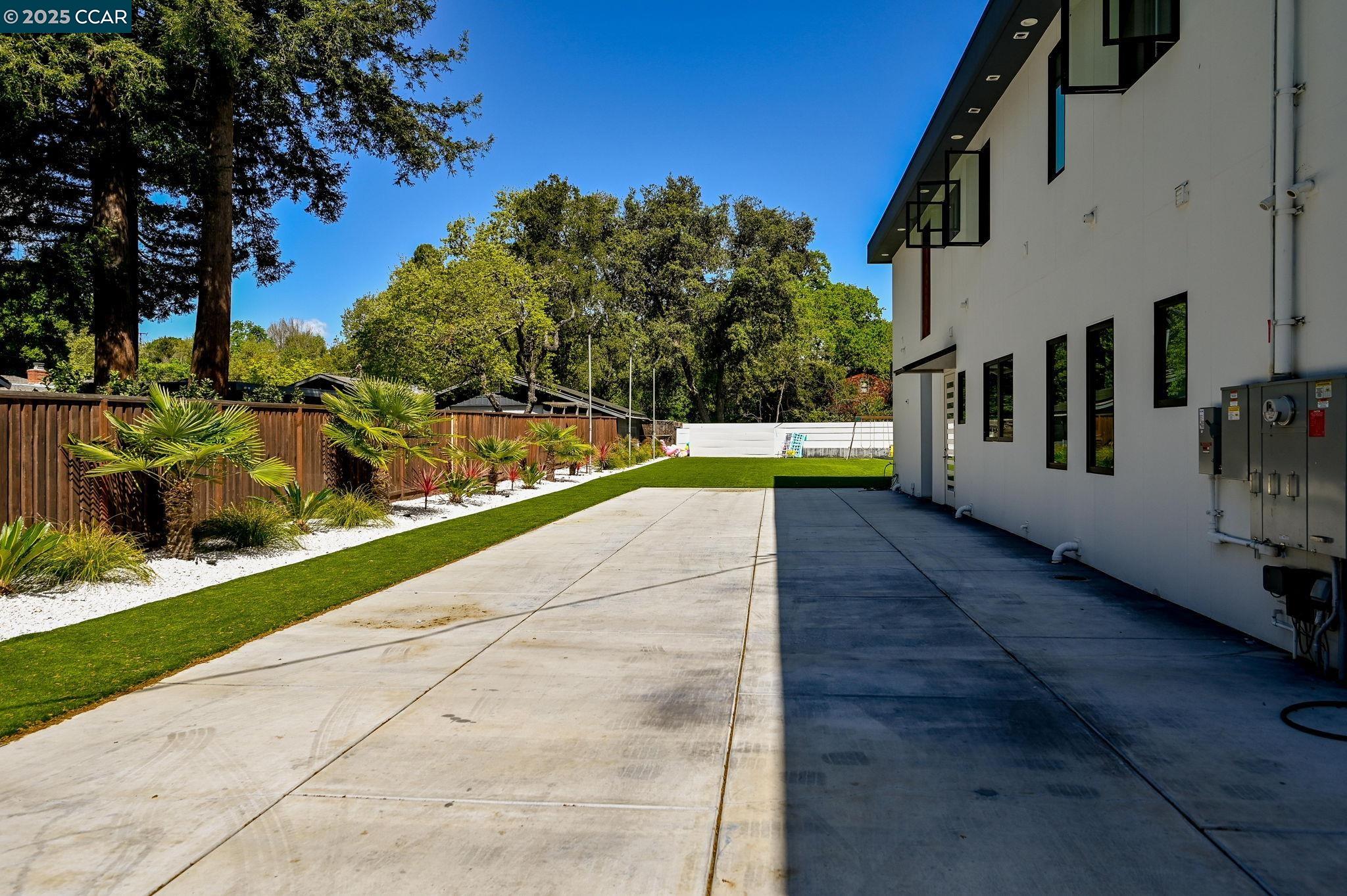 Detail Gallery Image 37 of 39 For Bridge Rd, Walnut Creek,  CA 94595 - 6 Beds | 6/1 Baths