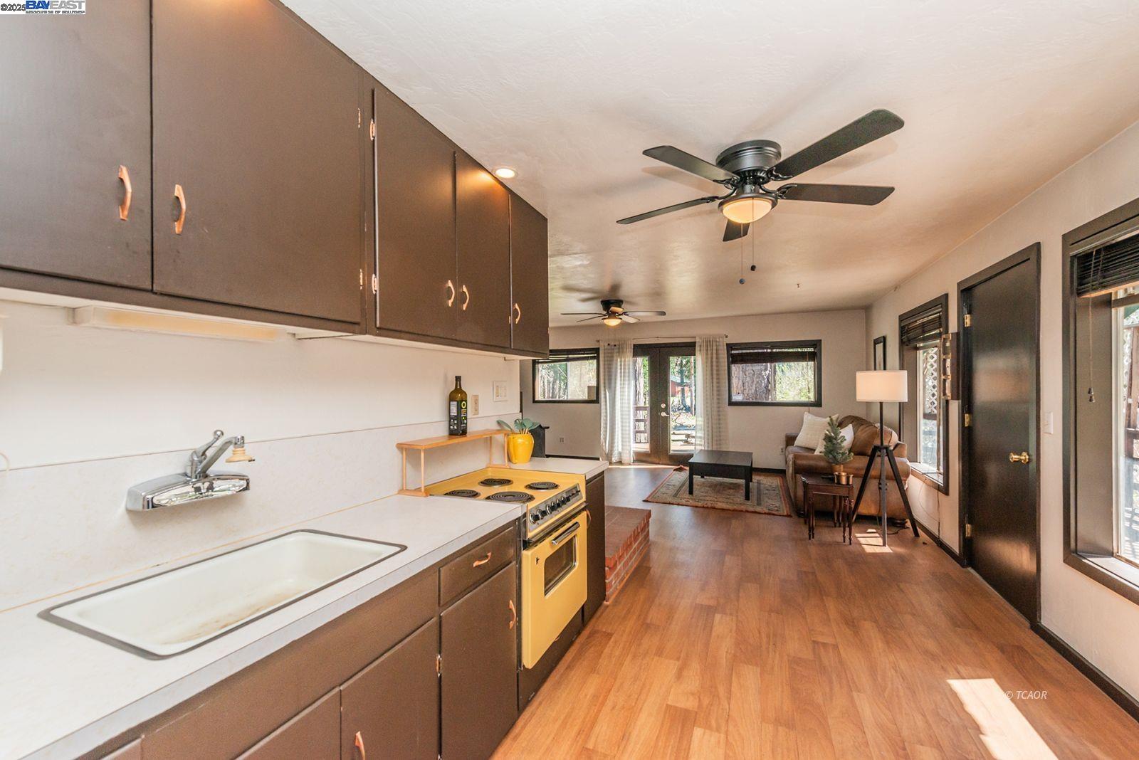 Detail Gallery Image 12 of 35 For 60 Dorleska Ct, Trinity Center,  CA 96091 - 1 Beds | 1 Baths