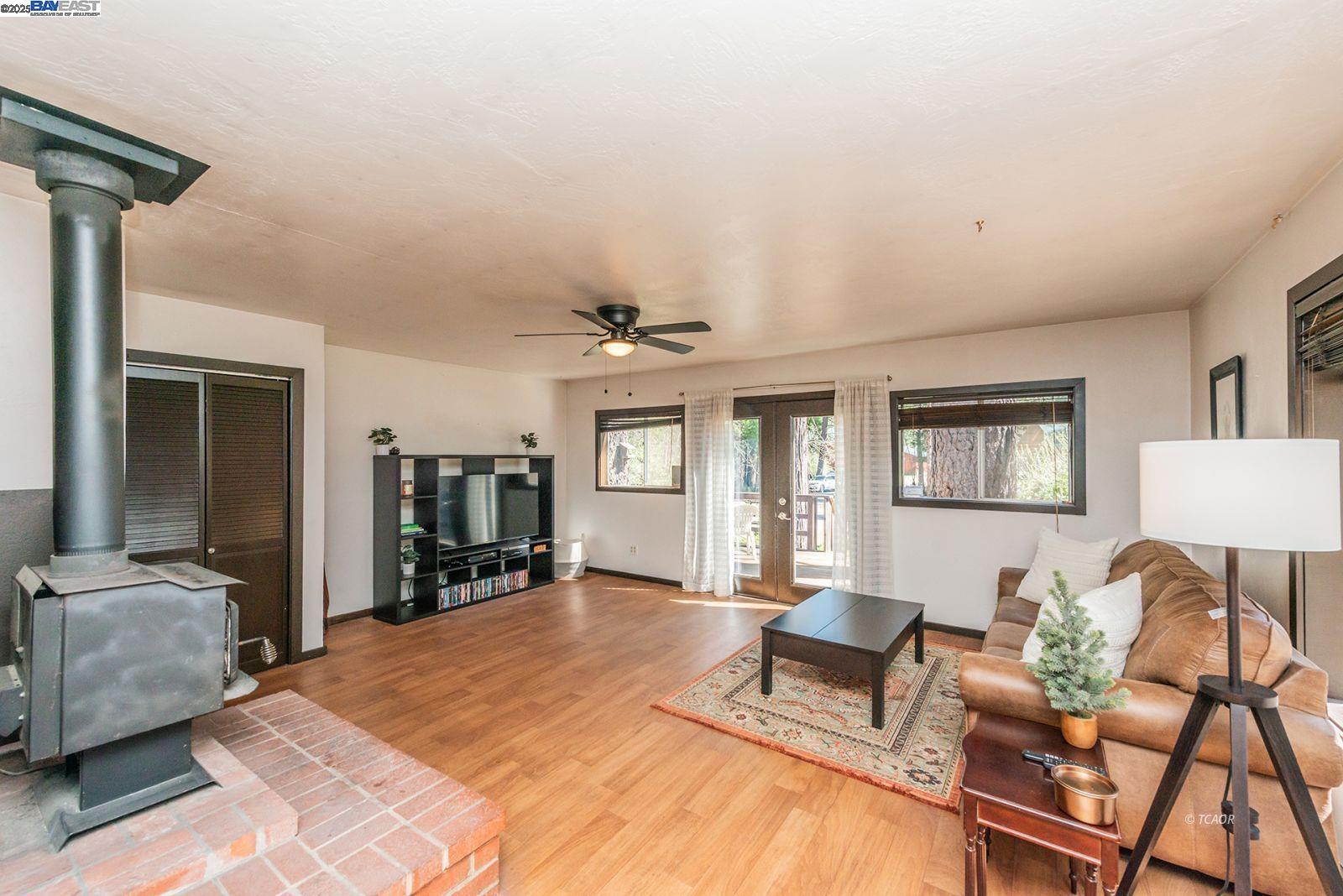 Detail Gallery Image 4 of 35 For 60 Dorleska Ct, Trinity Center,  CA 96091 - 1 Beds | 1 Baths