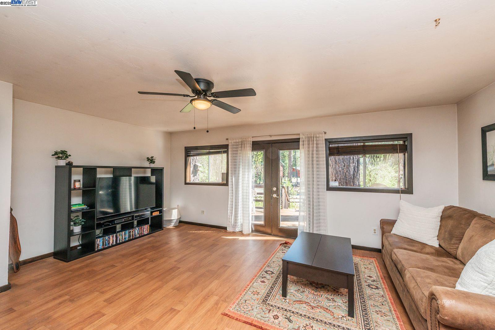 Detail Gallery Image 5 of 35 For 60 Dorleska Ct, Trinity Center,  CA 96091 - 1 Beds | 1 Baths