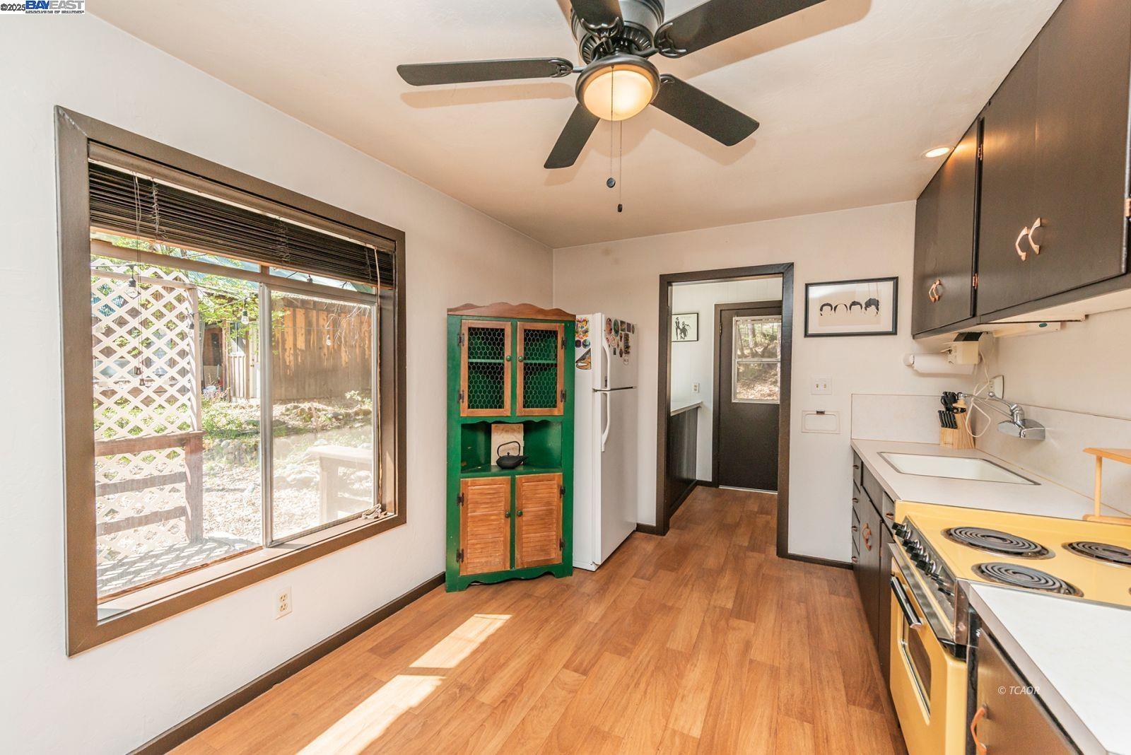 Detail Gallery Image 9 of 35 For 60 Dorleska Ct, Trinity Center,  CA 96091 - 1 Beds | 1 Baths