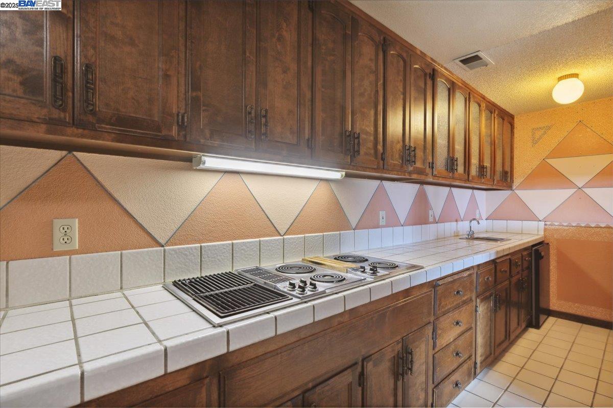 Photo #5: 41095762 Listing: Photo #5