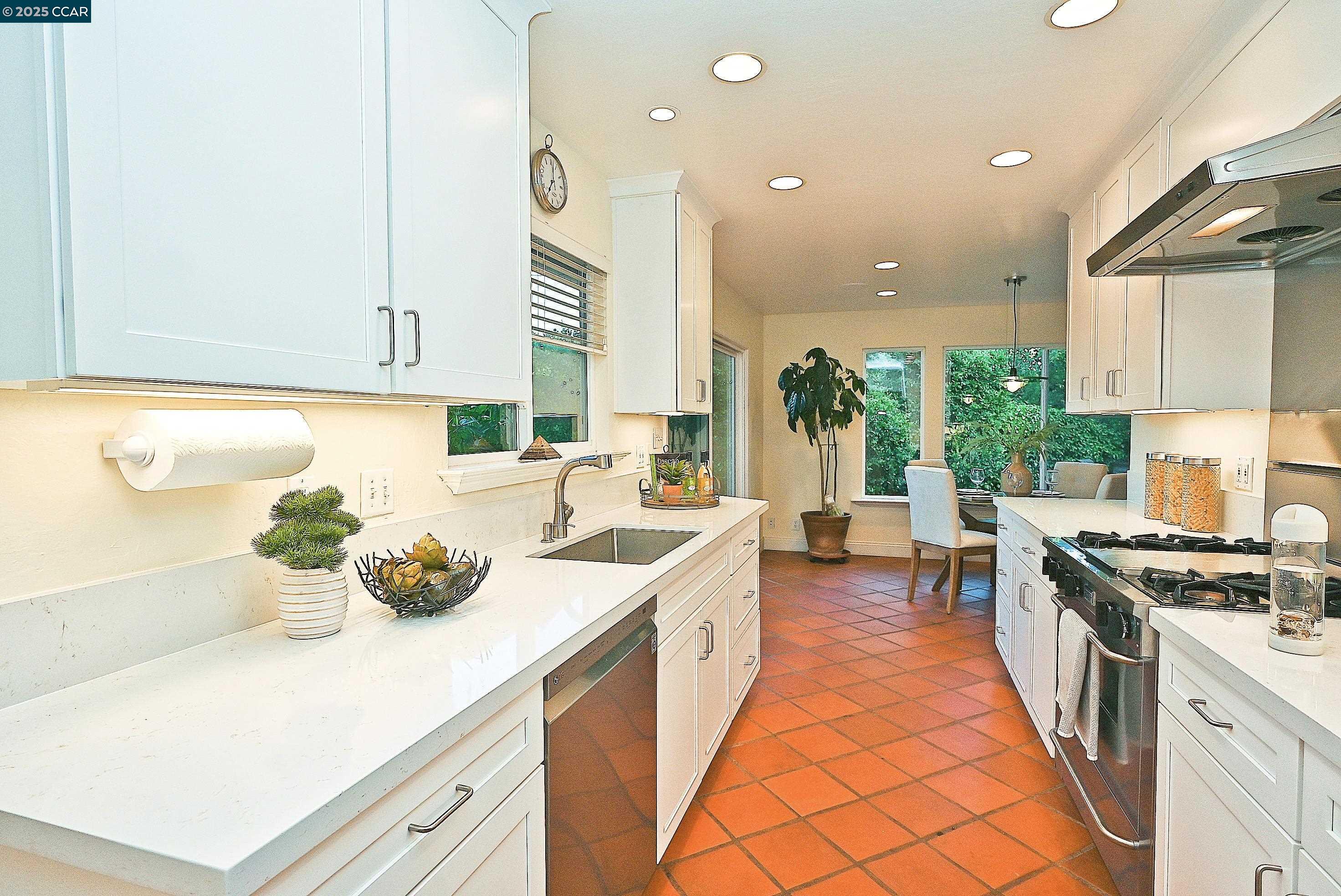 Detail Gallery Image 32 of 57 For 911 Sousa Drive, Walnut Creek,  CA 94597-2922 - 3 Beds | 2 Baths