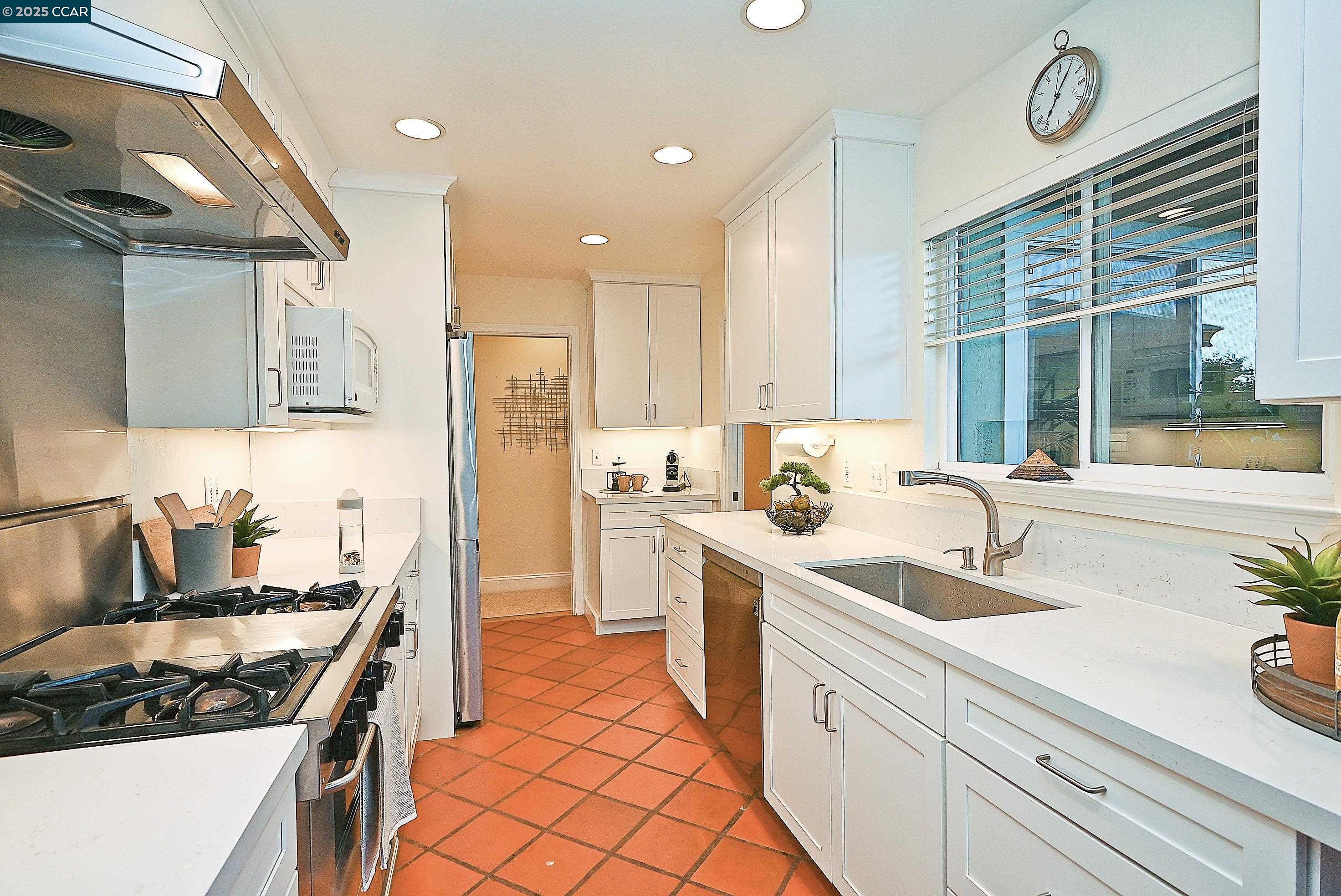 Detail Gallery Image 39 of 57 For 911 Sousa Drive, Walnut Creek,  CA 94597-2922 - 3 Beds | 2 Baths