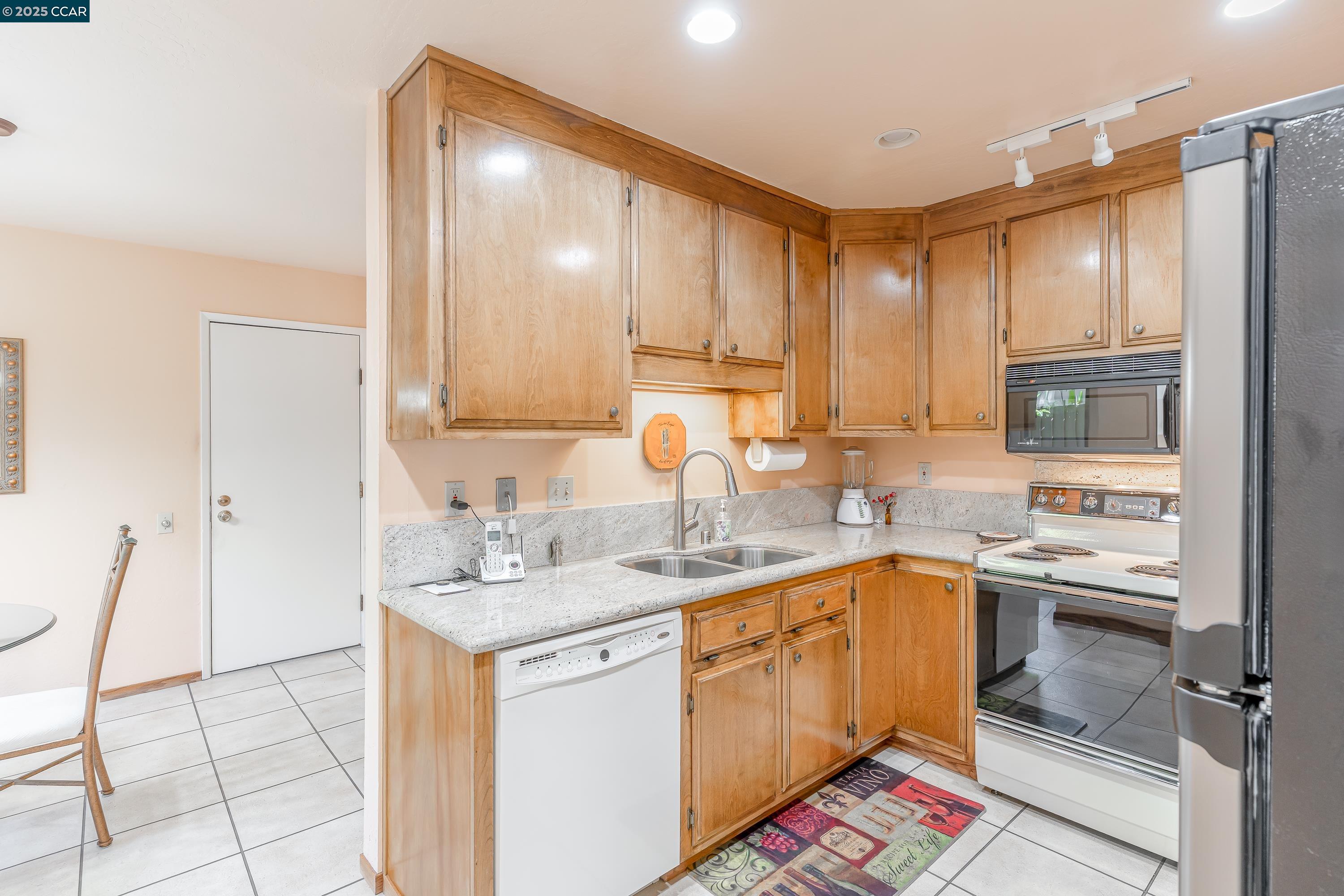 Detail Gallery Image 19 of 60 For 33 Twin Creeks Drive, Fairfield,  CA 94534 - 3 Beds | 2/1 Baths