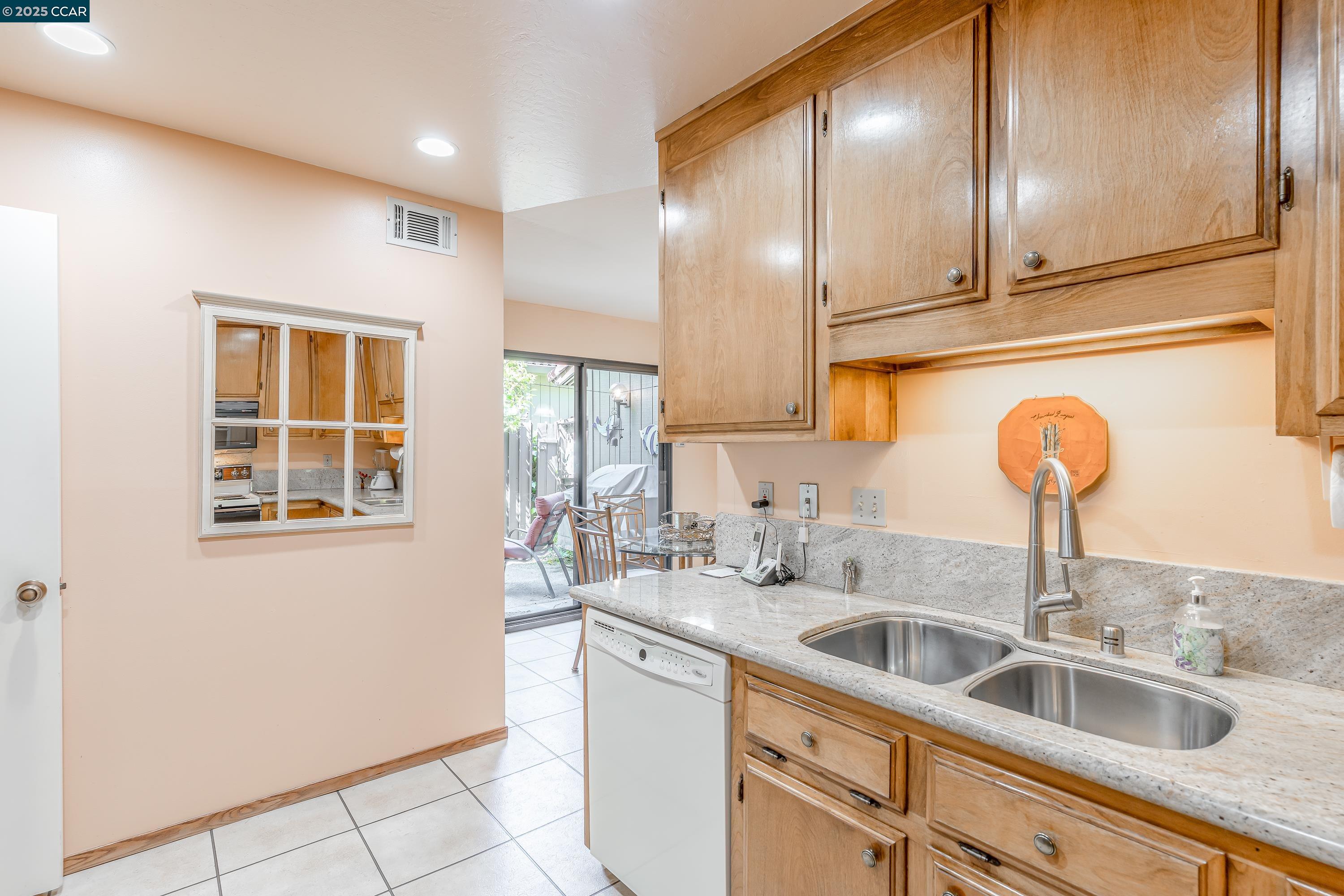 Detail Gallery Image 20 of 60 For 33 Twin Creeks Drive, Fairfield,  CA 94534 - 3 Beds | 2/1 Baths