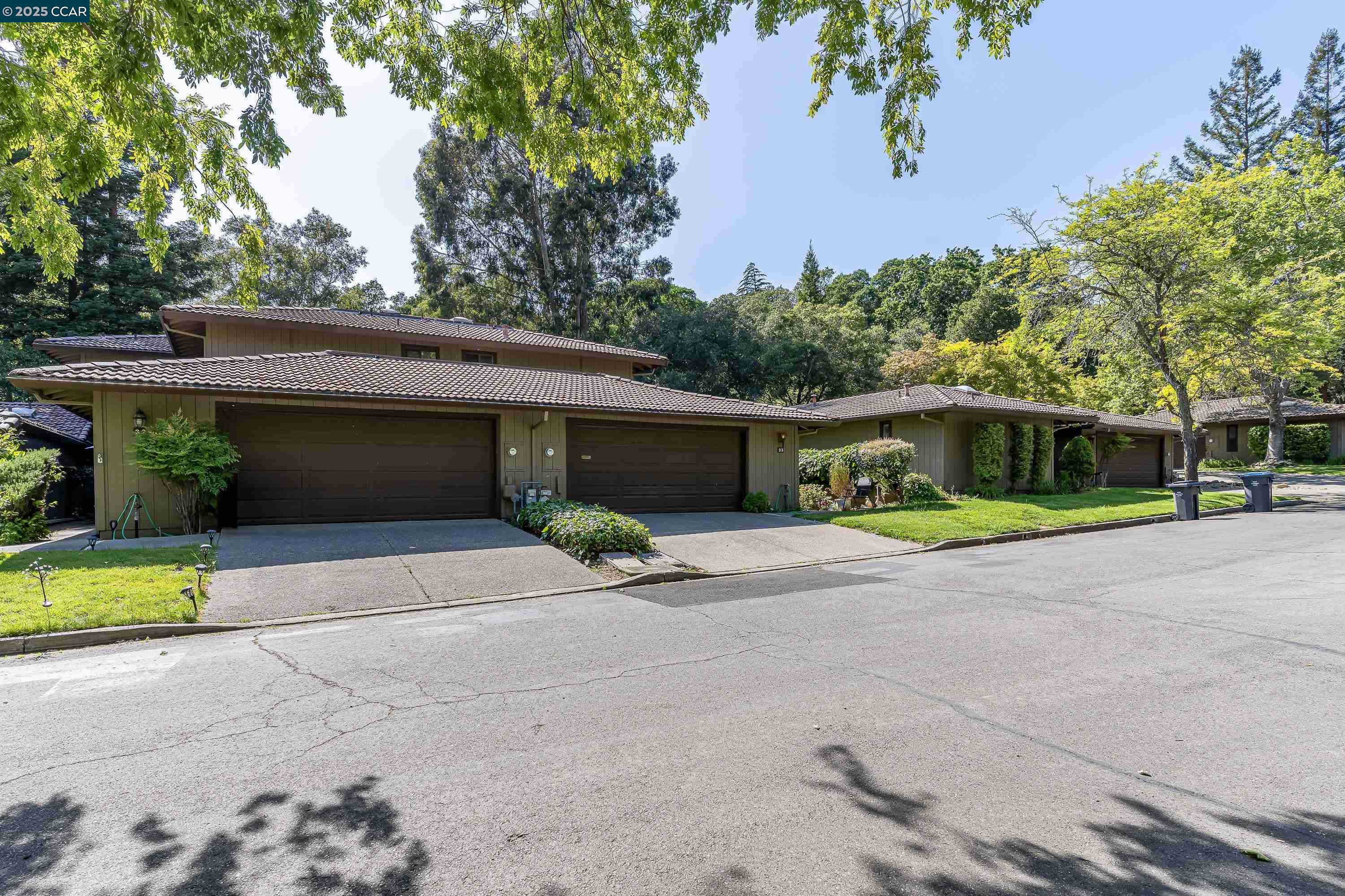 Detail Gallery Image 3 of 60 For 33 Twin Creeks Drive, Fairfield,  CA 94534 - 3 Beds | 2/1 Baths