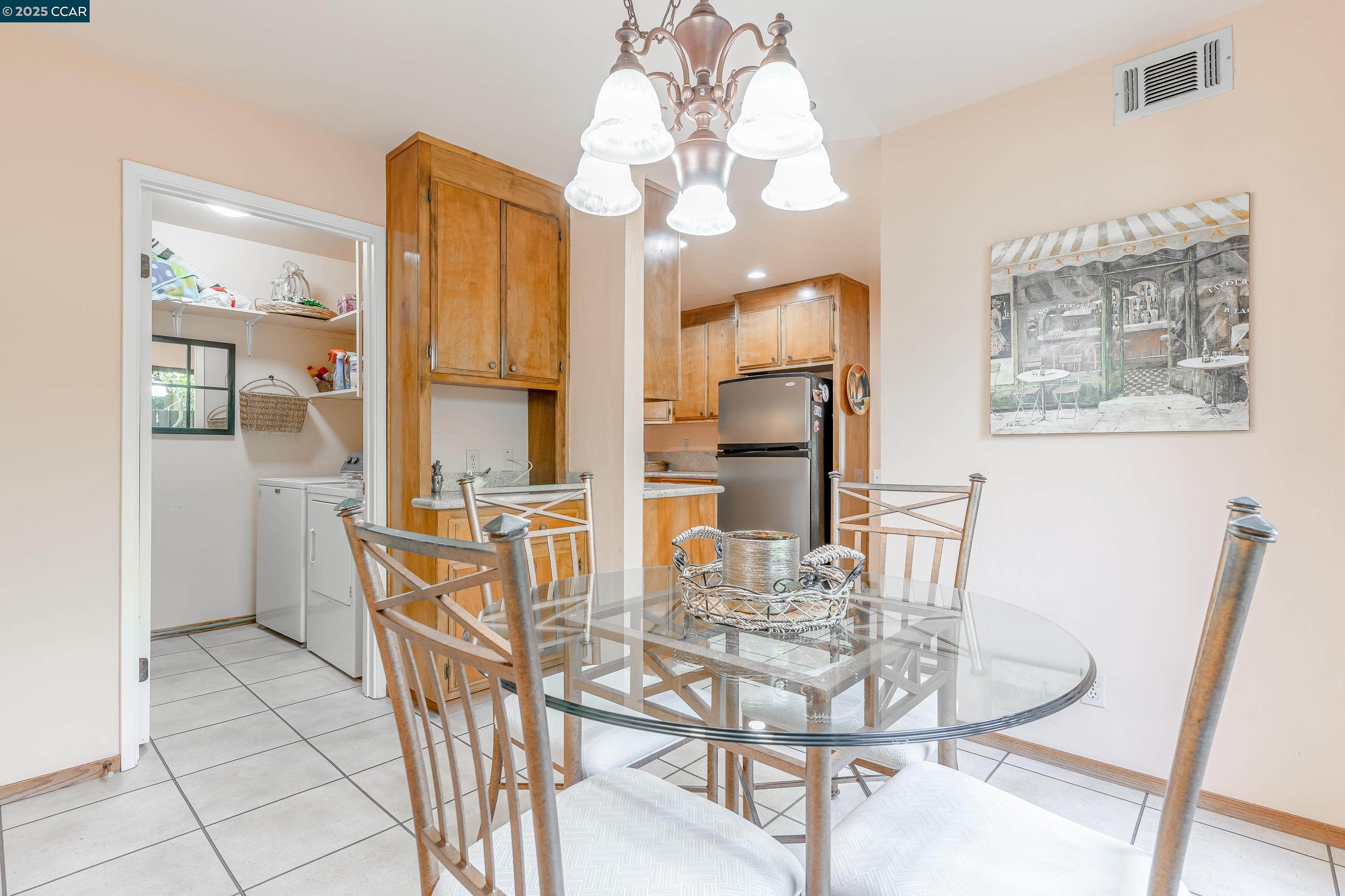 Detail Gallery Image 21 of 60 For 33 Twin Creeks Drive, Fairfield,  CA 94534 - 3 Beds | 2/1 Baths
