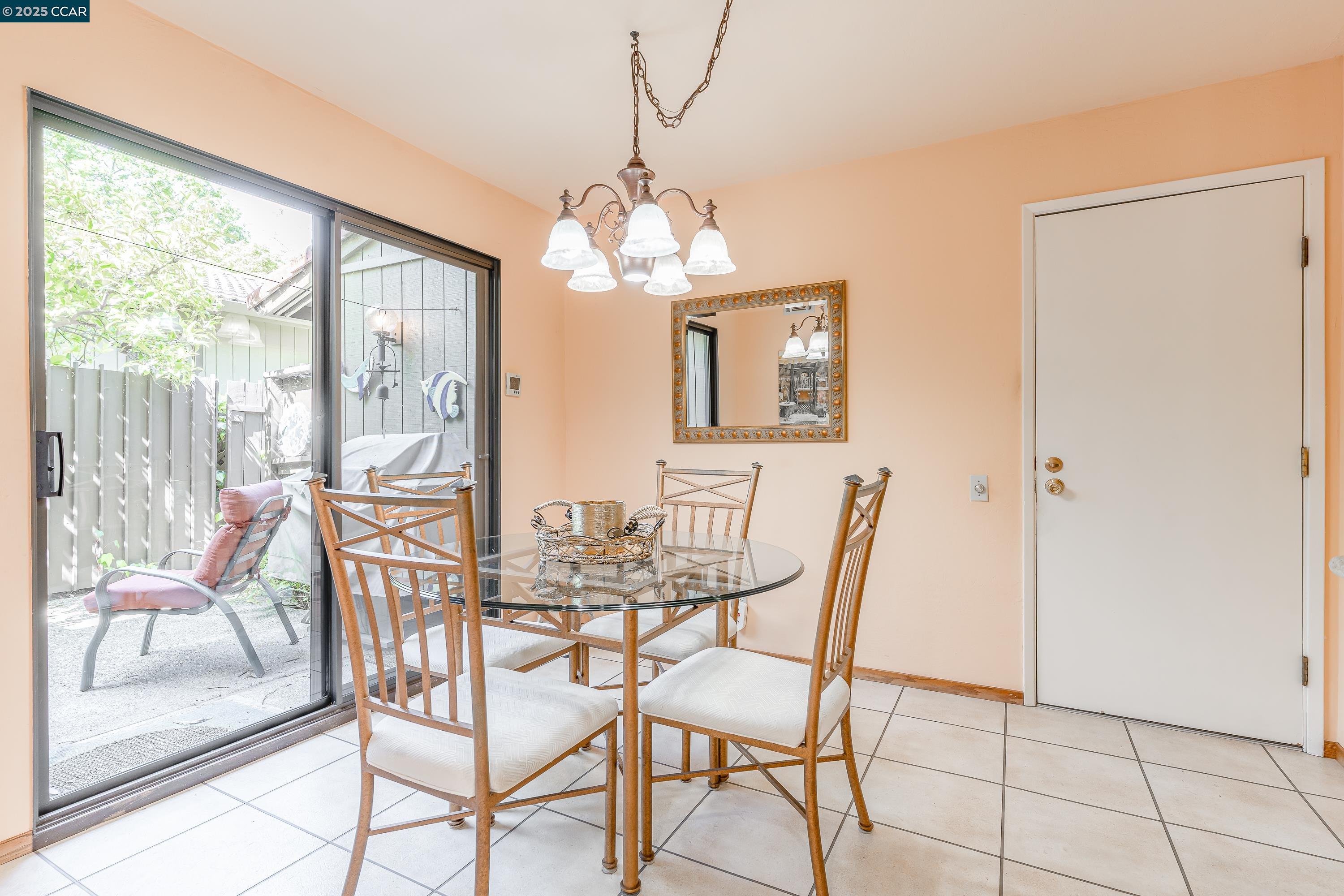 Detail Gallery Image 22 of 60 For 33 Twin Creeks Drive, Fairfield,  CA 94534 - 3 Beds | 2/1 Baths