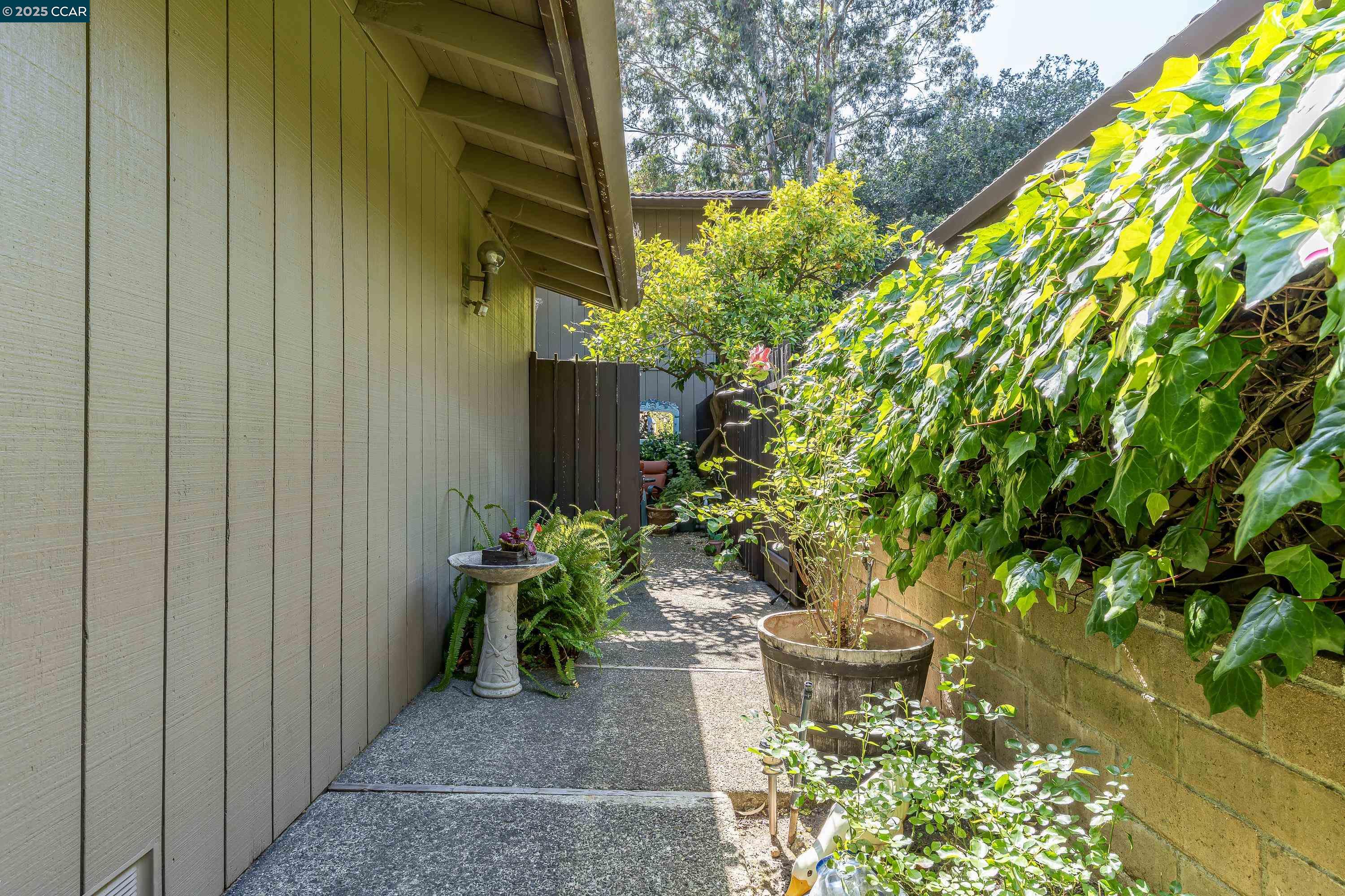 Detail Gallery Image 6 of 60 For 33 Twin Creeks Drive, Fairfield,  CA 94534 - 3 Beds | 2/1 Baths