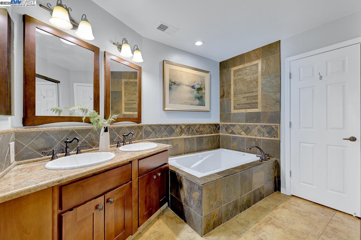 Photo #16: 41095773 Listing: Photo #16