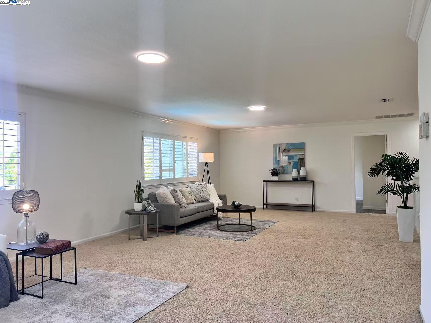 Detail Gallery Image 19 of 39 For 6472 Brook Hollow Cir, Stockton,  CA 95219 - 5 Beds | 2/1 Baths