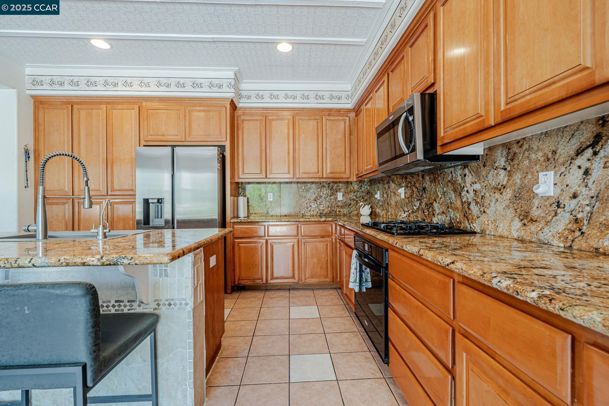 Detail Gallery Image 11 of 52 For 1317 Zinnia Ct, Patterson,  CA 95363 - 5 Beds | 3 Baths