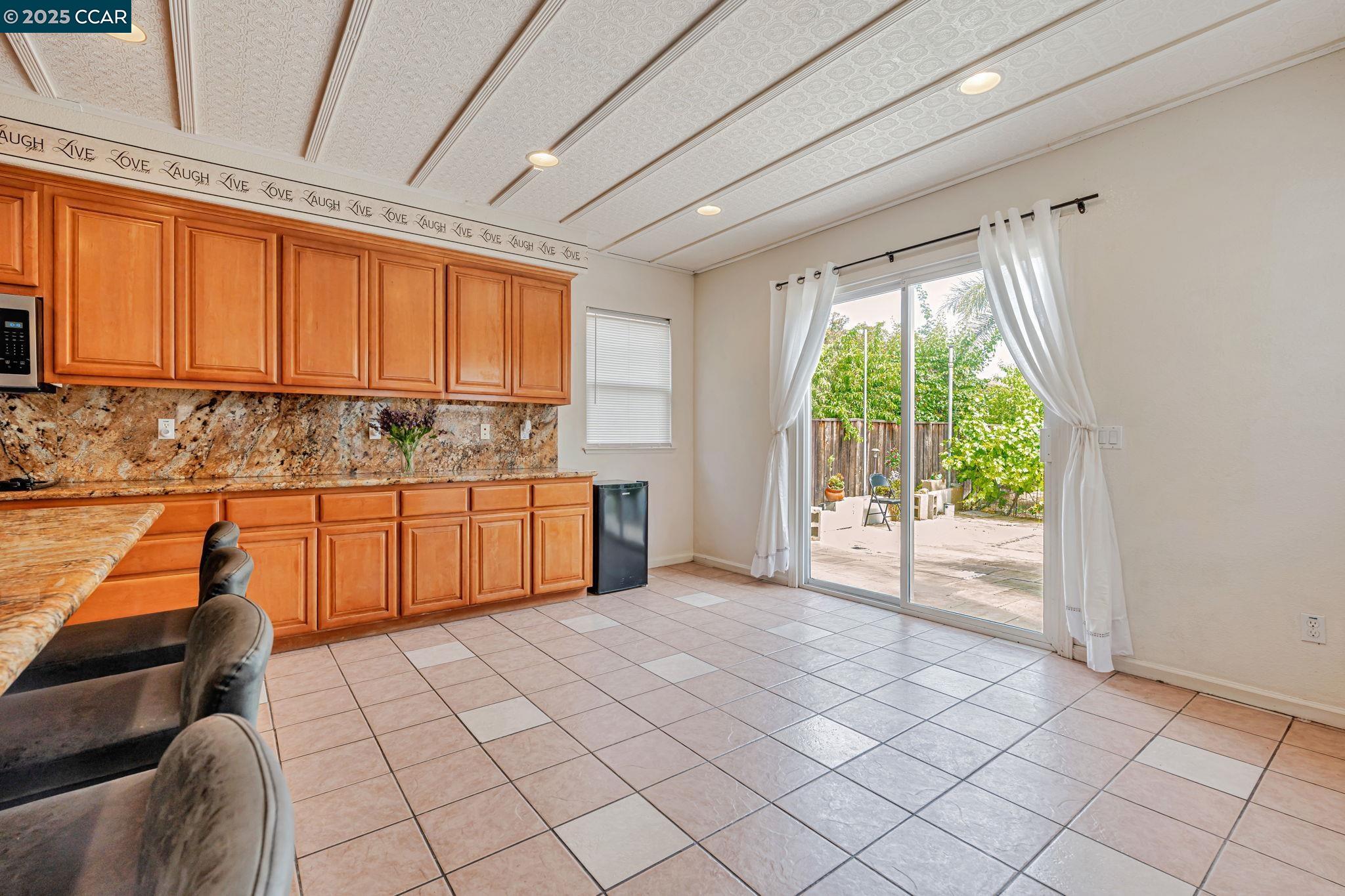 Detail Gallery Image 14 of 52 For 1317 Zinnia Ct, Patterson,  CA 95363 - 5 Beds | 3 Baths