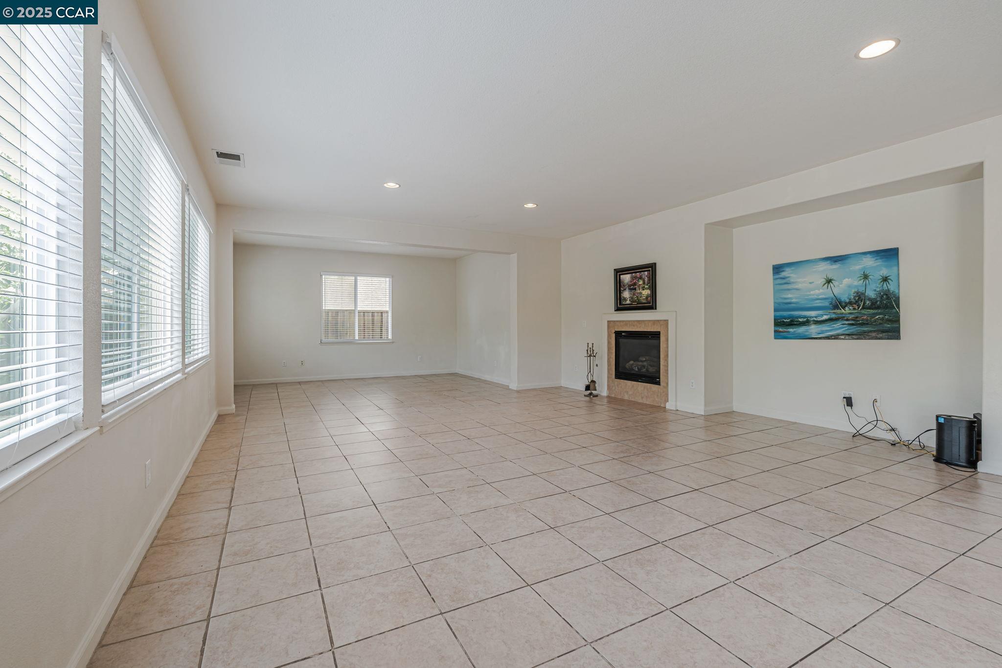 Detail Gallery Image 6 of 52 For 1317 Zinnia Ct, Patterson,  CA 95363 - 5 Beds | 3 Baths