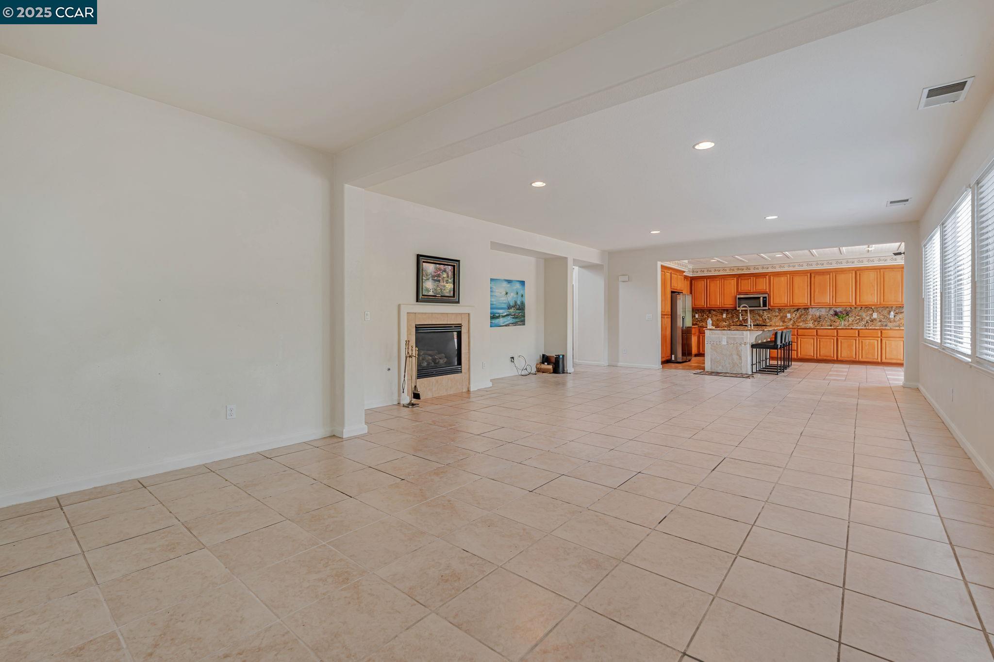 Detail Gallery Image 8 of 52 For 1317 Zinnia Ct, Patterson,  CA 95363 - 5 Beds | 3 Baths