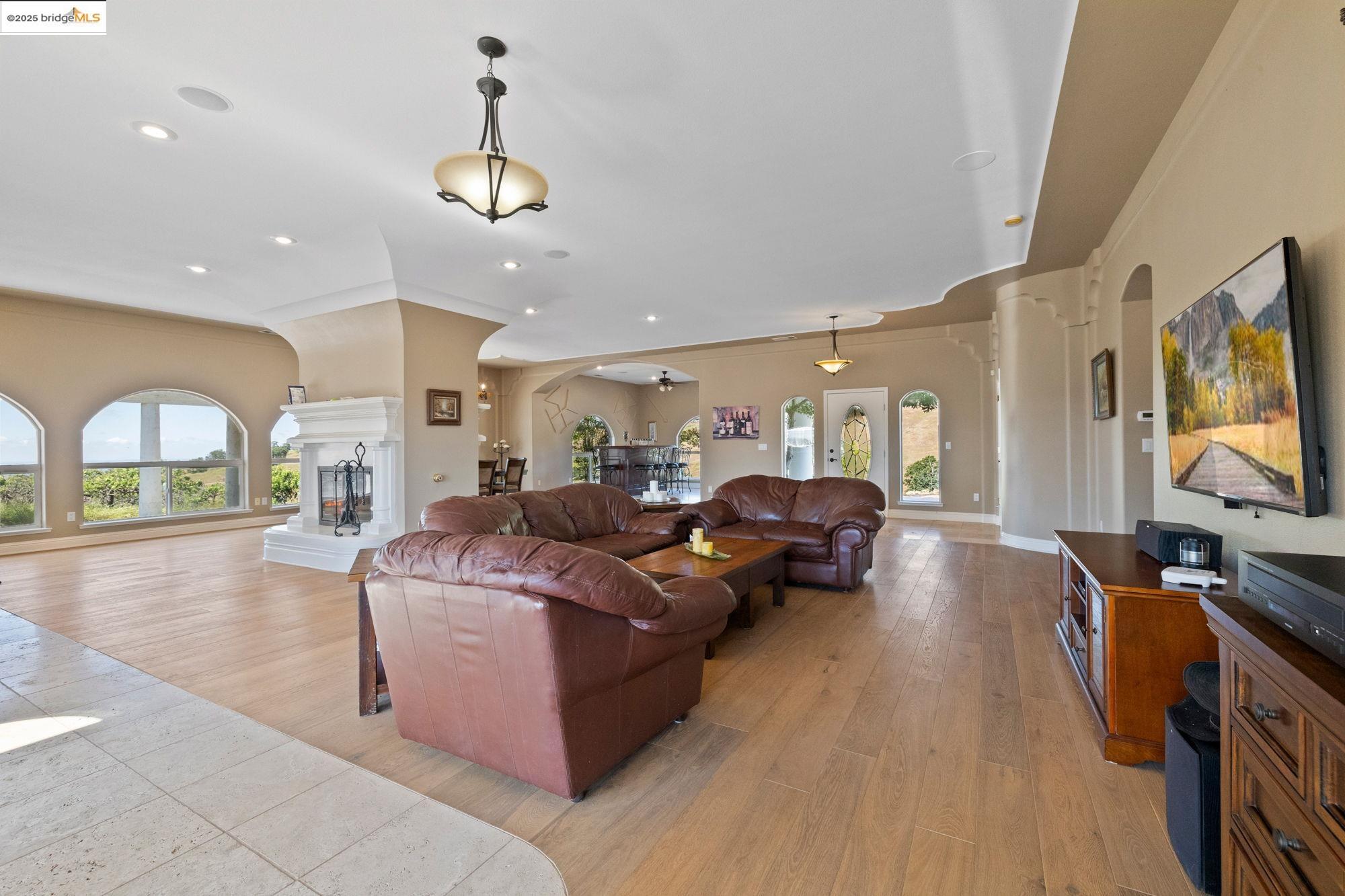 Detail Gallery Image 11 of 58 For 9929 Banderilla Drive, La Grange,  CA 95329-9661 - 3 Beds | 2 Baths