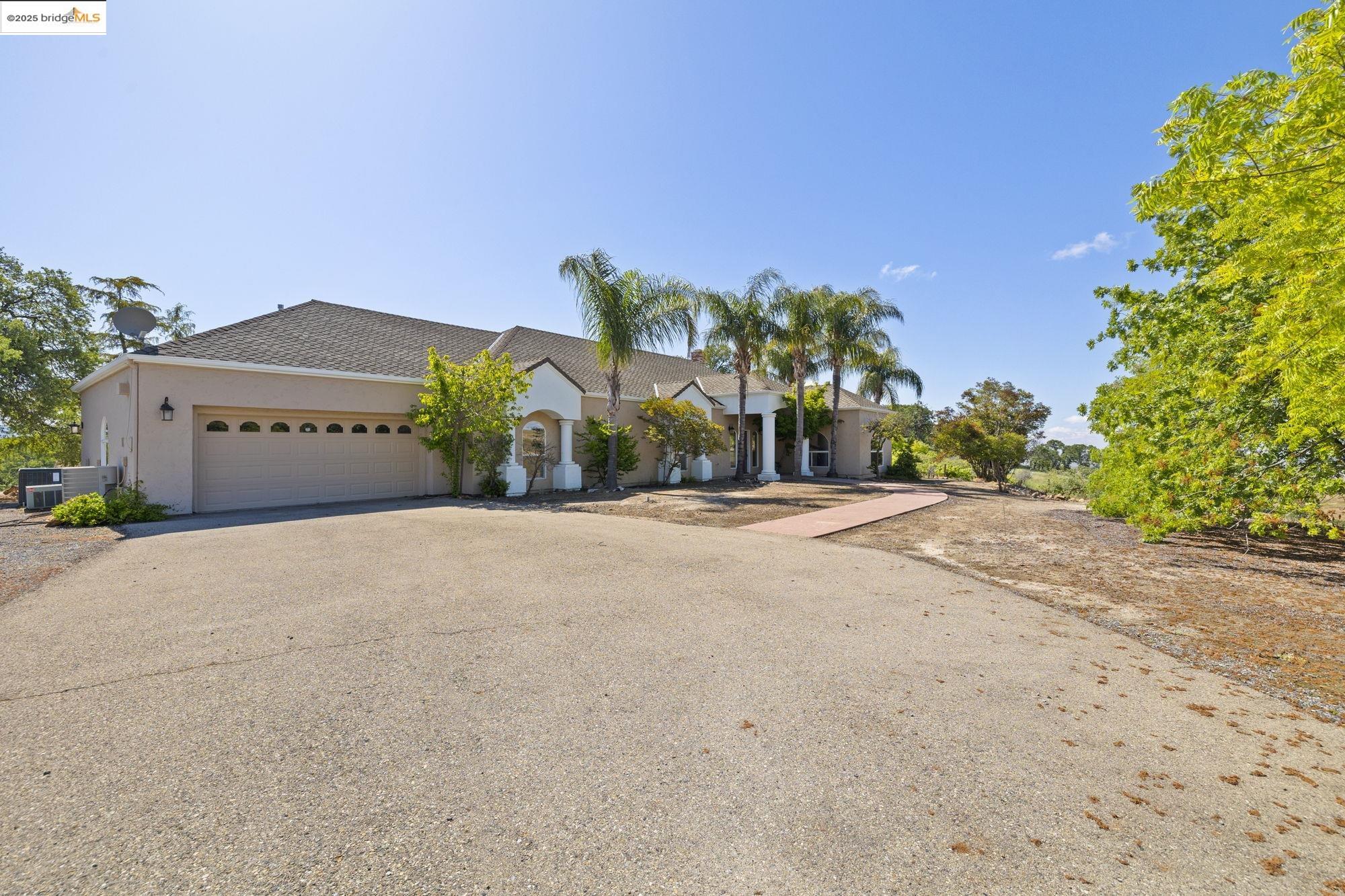 Detail Gallery Image 4 of 58 For 9929 Banderilla Drive, La Grange,  CA 95329-9661 - 3 Beds | 2 Baths