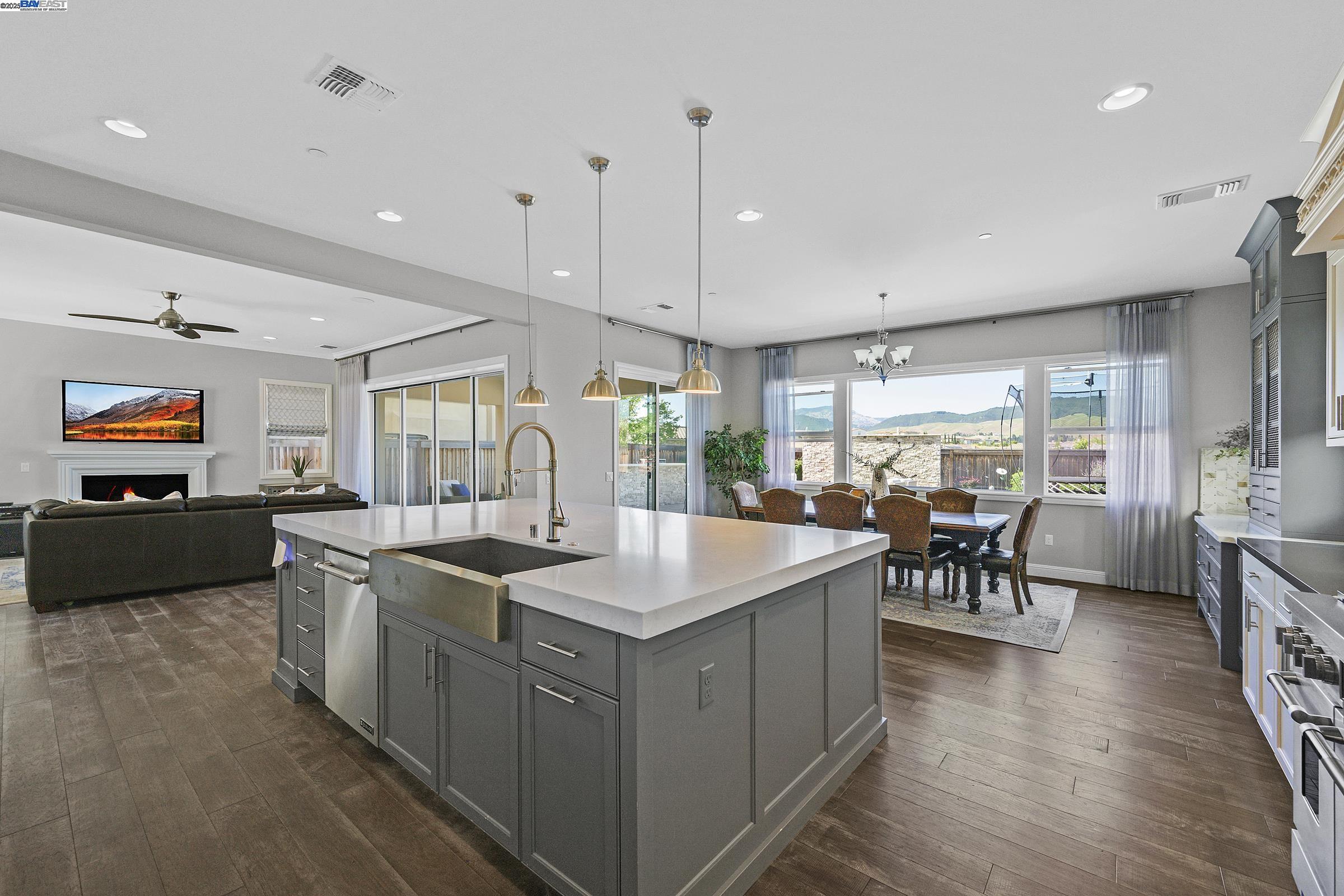 Detail Gallery Image 7 of 53 For 310 Oberland Ct, Danville,  CA 94506 - 5 Beds | 4/1 Baths