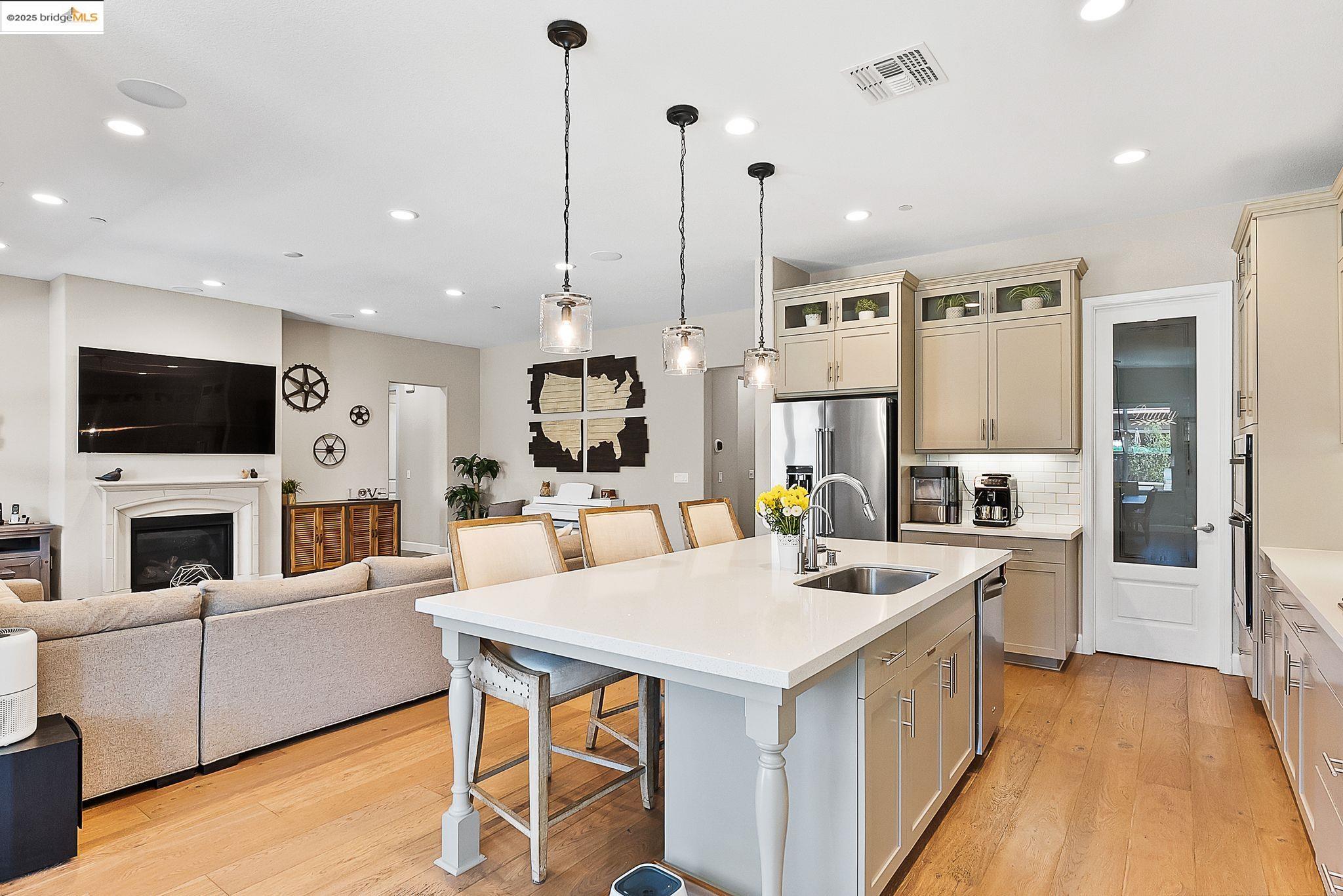 Detail Gallery Image 6 of 41 For 7289 Keyesport Way, Discovery Bay,  CA 94505 - 3 Beds | 2/1 Baths