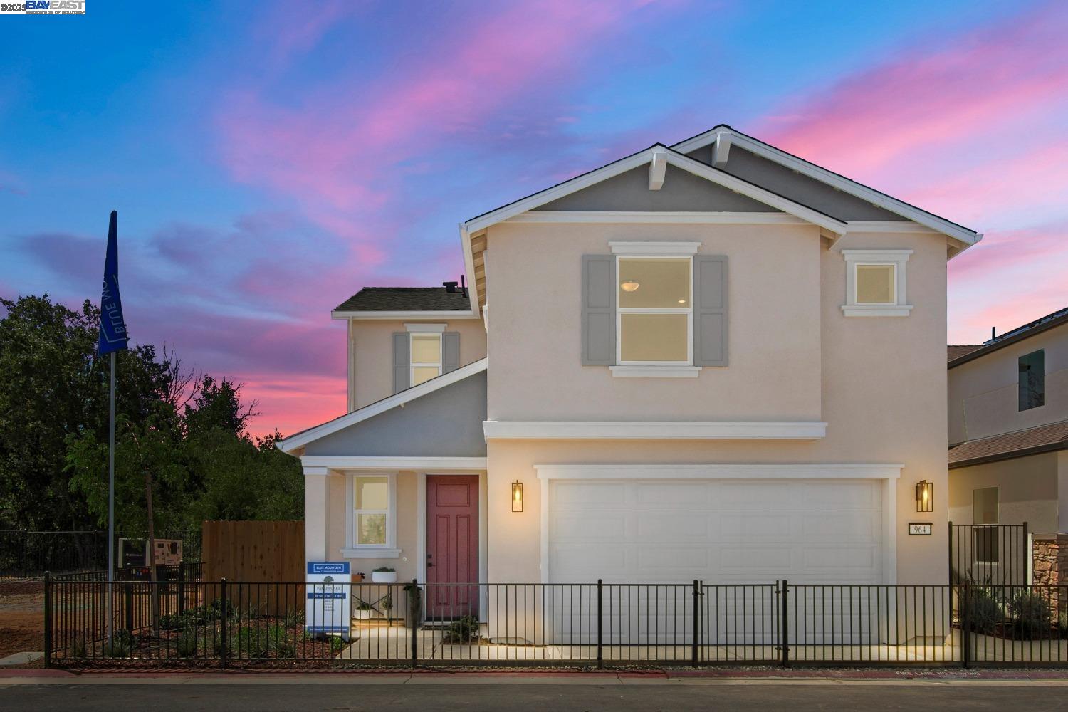 Detail Gallery Image 1 of 1 For 868 Pecan Tree Ln, Galt,  CA 95632 - 3 Beds | 2/1 Baths
