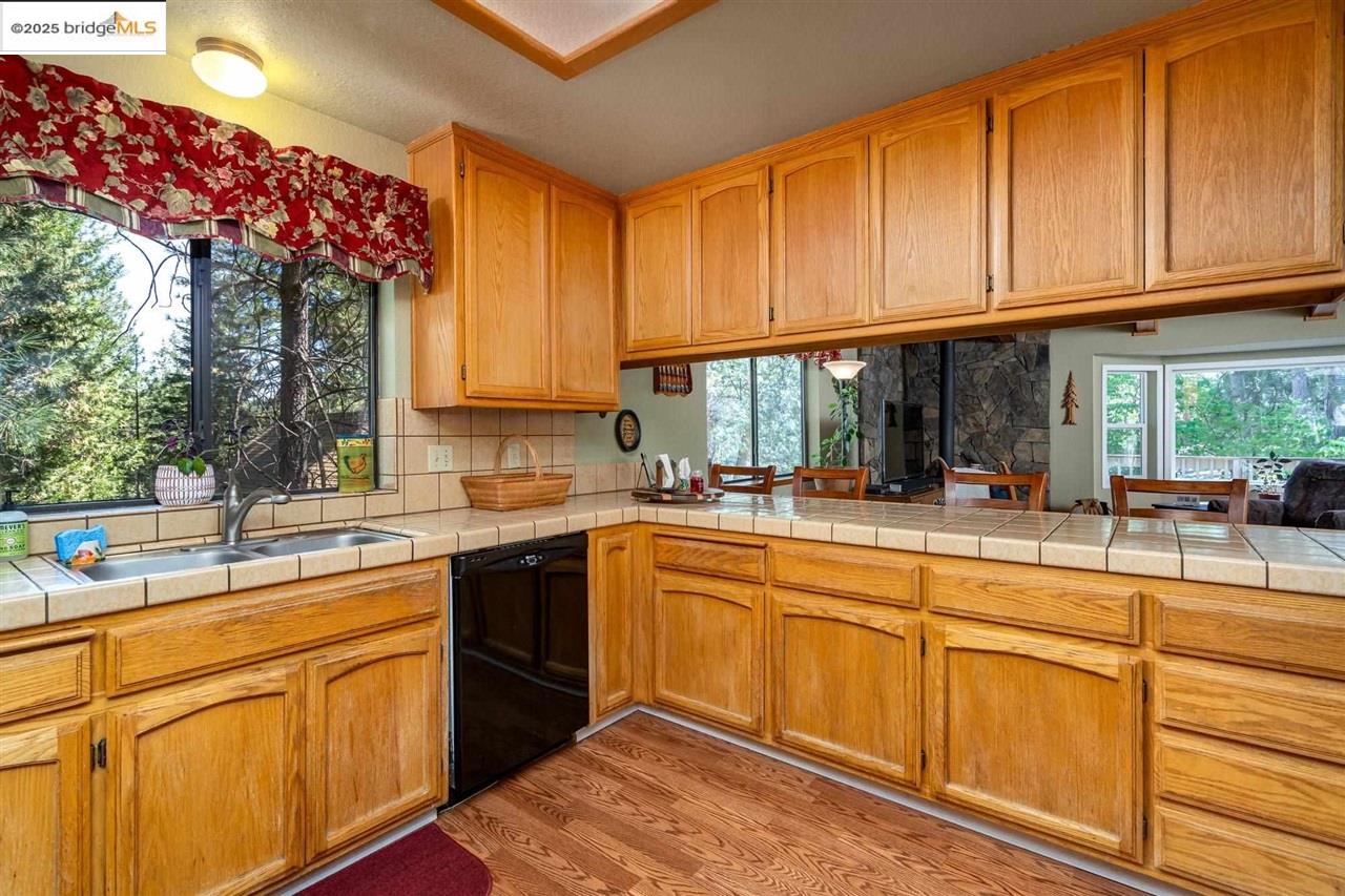 Detail Gallery Image 13 of 59 For 19484 Pine Mountain Drive, Groveland,  CA 95321-9314 - 3 Beds | 3 Baths