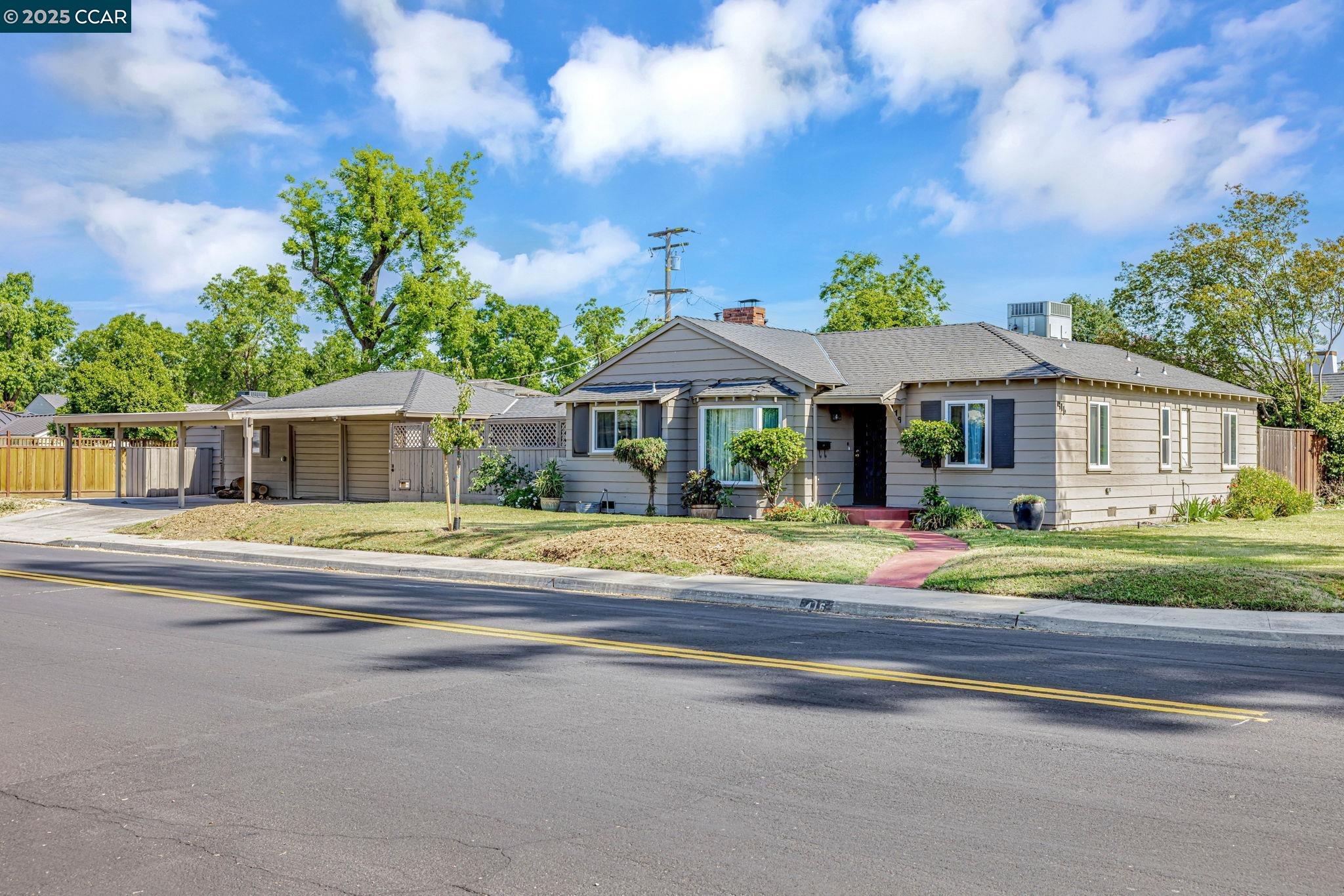 Detail Gallery Image 1 of 1 For 416 Wilson Ave, Modesto,  CA 95354 - 3 Beds | 3 Baths