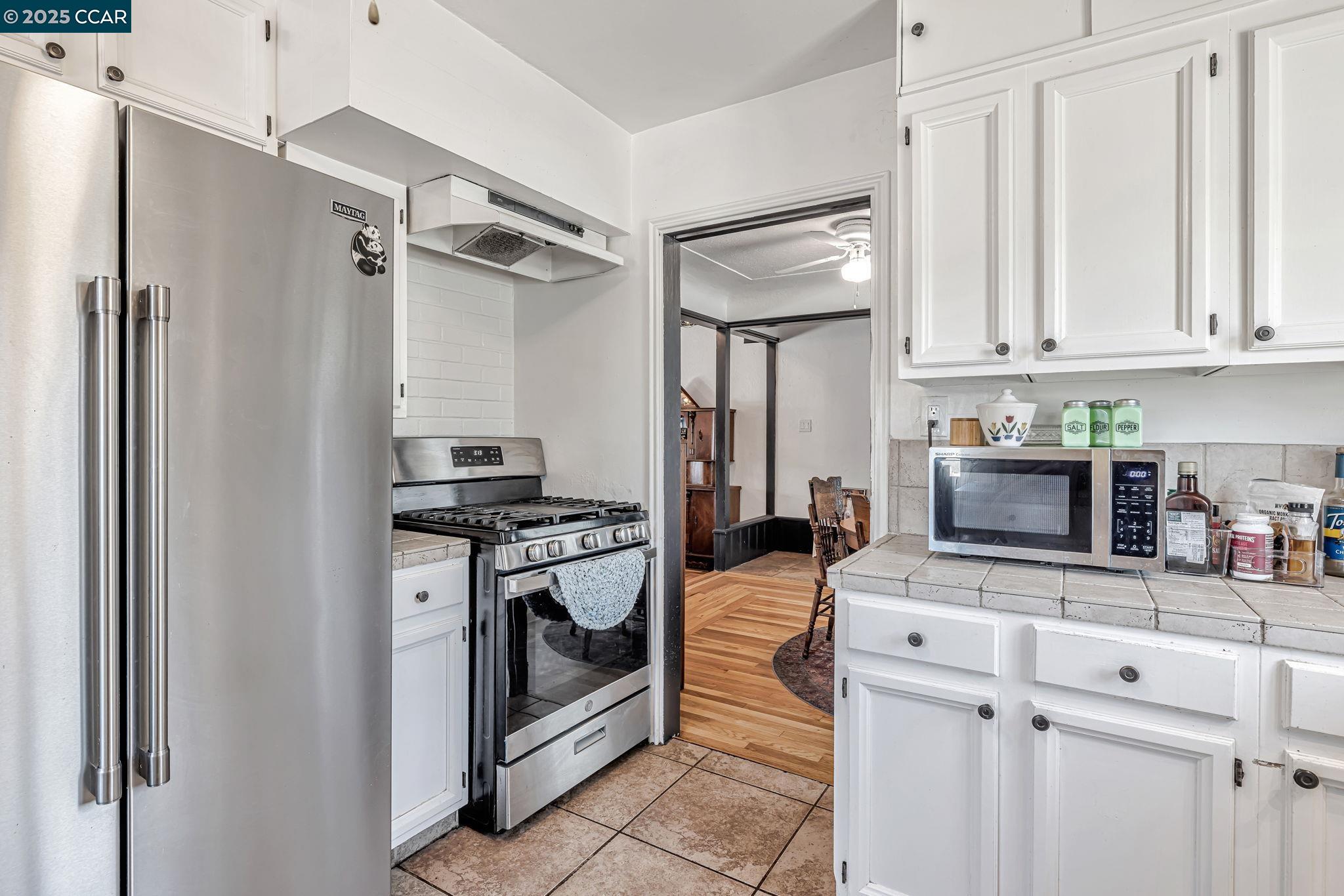 Detail Gallery Image 11 of 45 For 416 Wilson Ave, Modesto,  CA 95354 - 3 Beds | 3 Baths