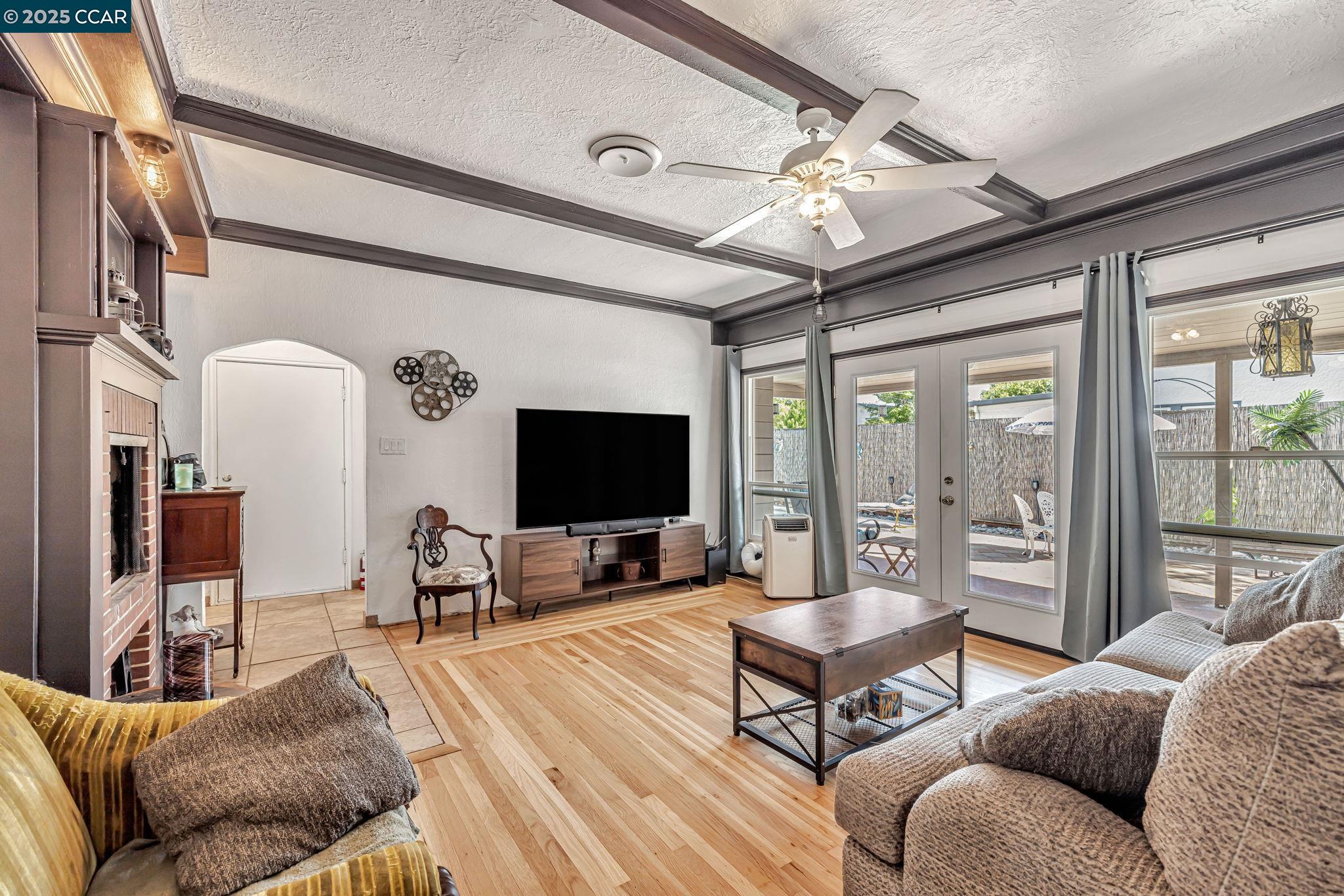 Detail Gallery Image 5 of 45 For 416 Wilson Ave, Modesto,  CA 95354 - 3 Beds | 3 Baths