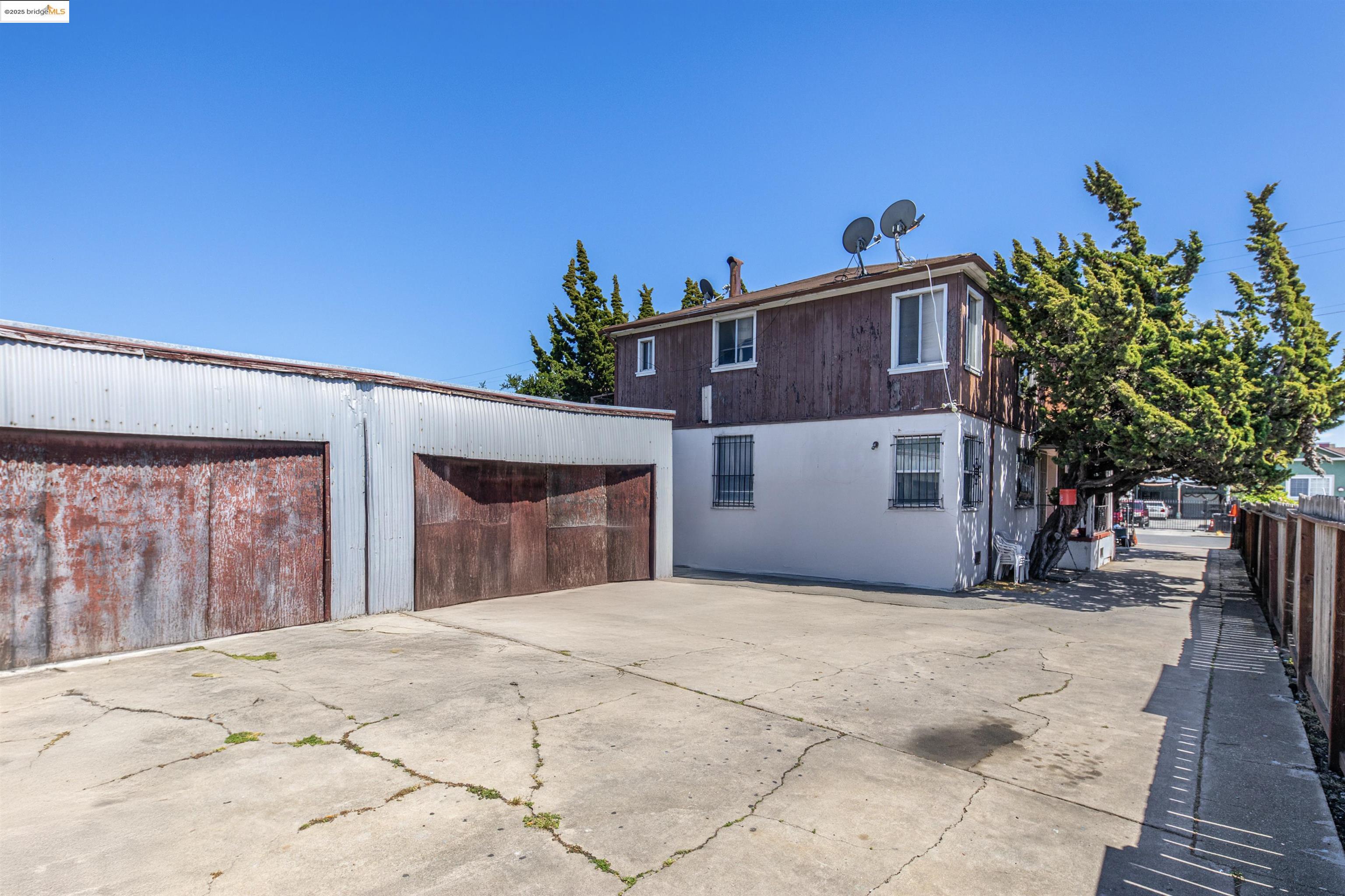 Detail Gallery Image 11 of 11 For 1427 65th Ave, Oakland,  CA 94621 - – Beds | – Baths