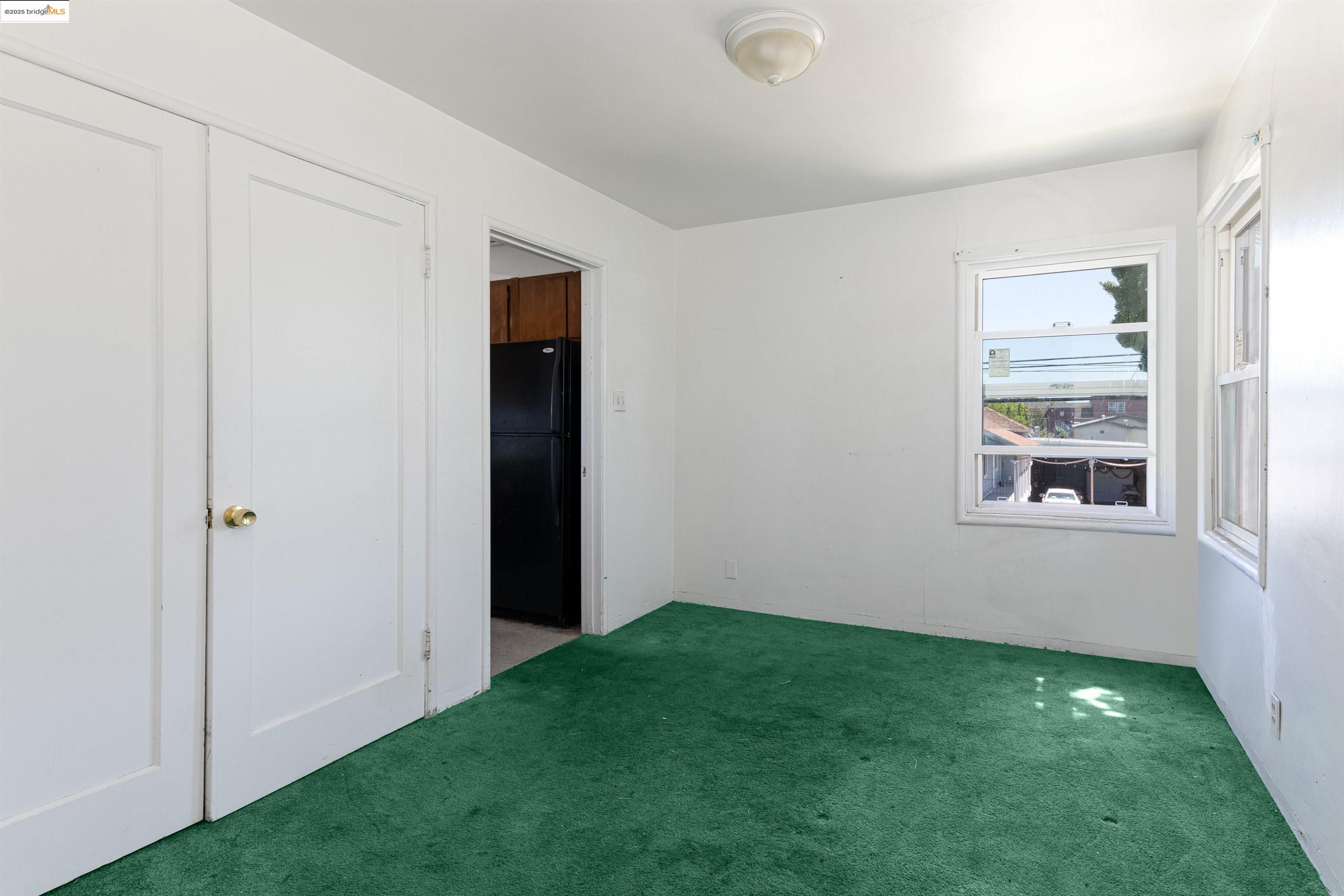 Detail Gallery Image 5 of 11 For 1427 65th Ave, Oakland,  CA 94621 - – Beds | – Baths