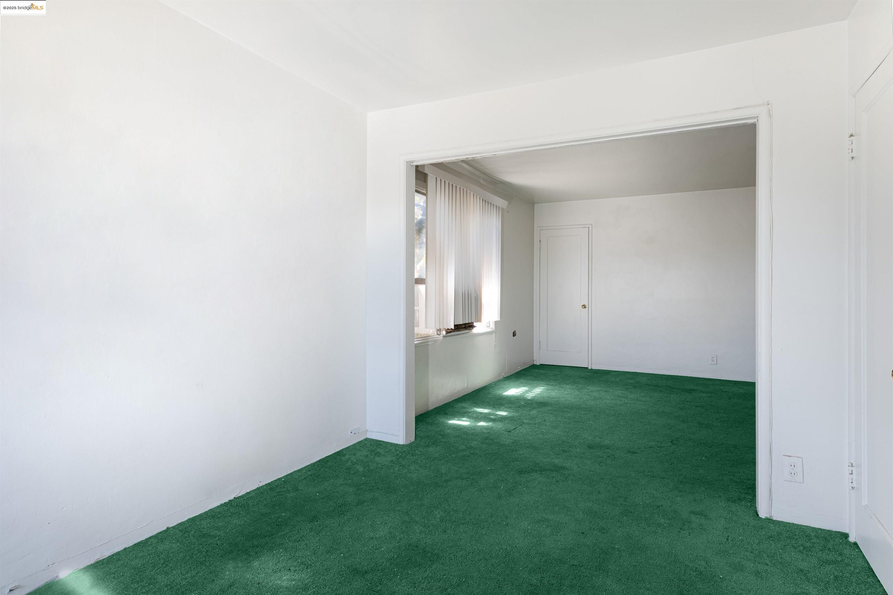 Detail Gallery Image 6 of 11 For 1427 65th Ave, Oakland,  CA 94621 - – Beds | – Baths