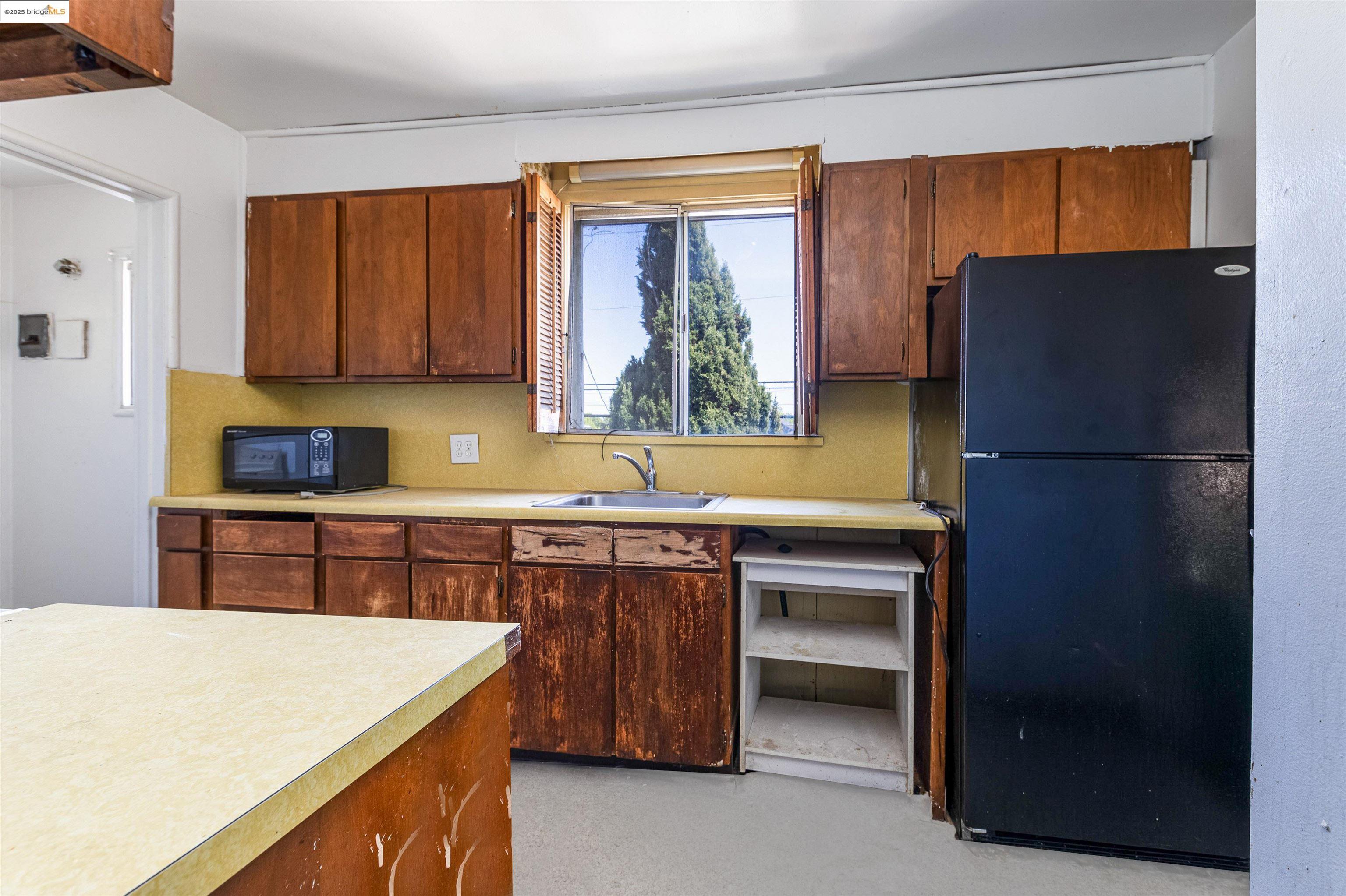 Detail Gallery Image 9 of 11 For 1427 65th Ave, Oakland,  CA 94621 - – Beds | – Baths